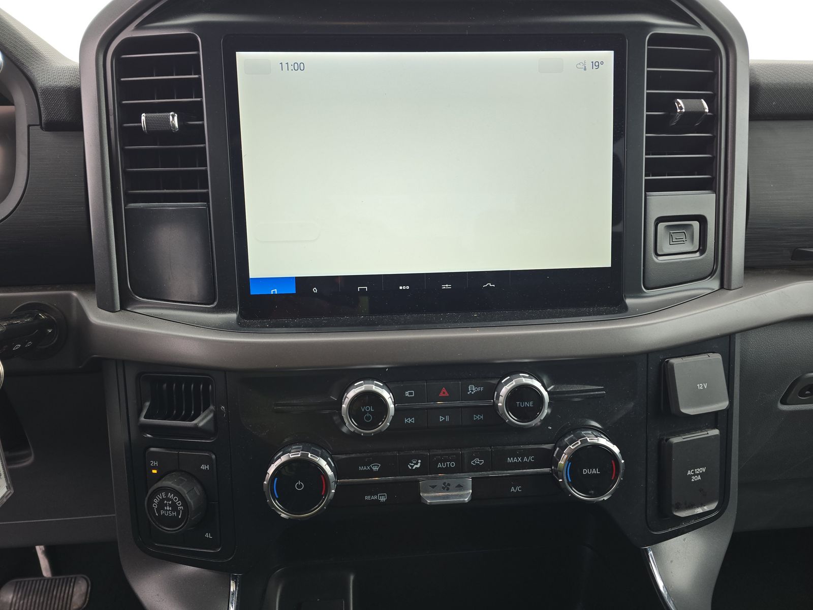 2025 Ford F-150 Hybrid XLT AWD