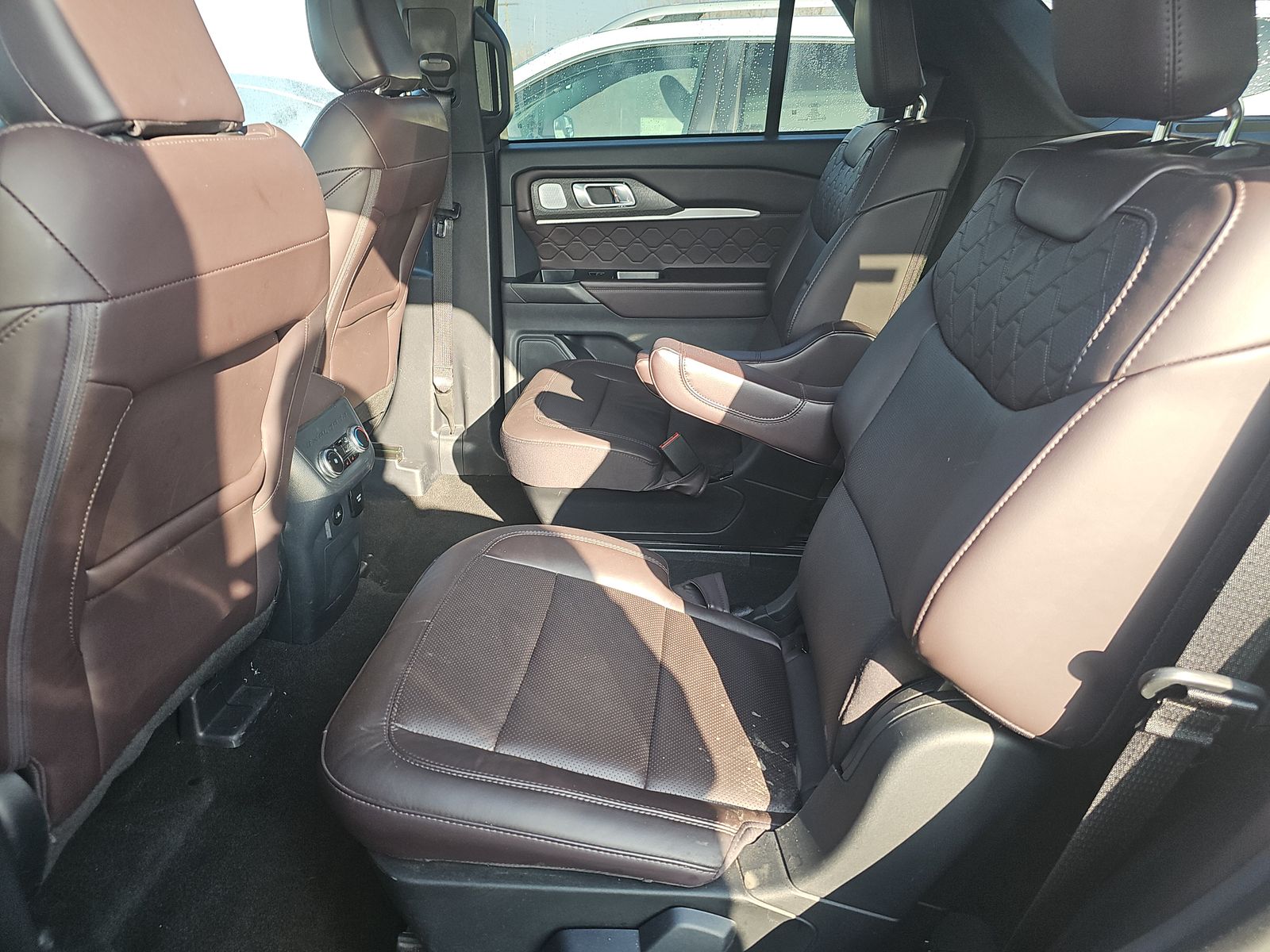 2025 Ford Explorer Platinum AWD