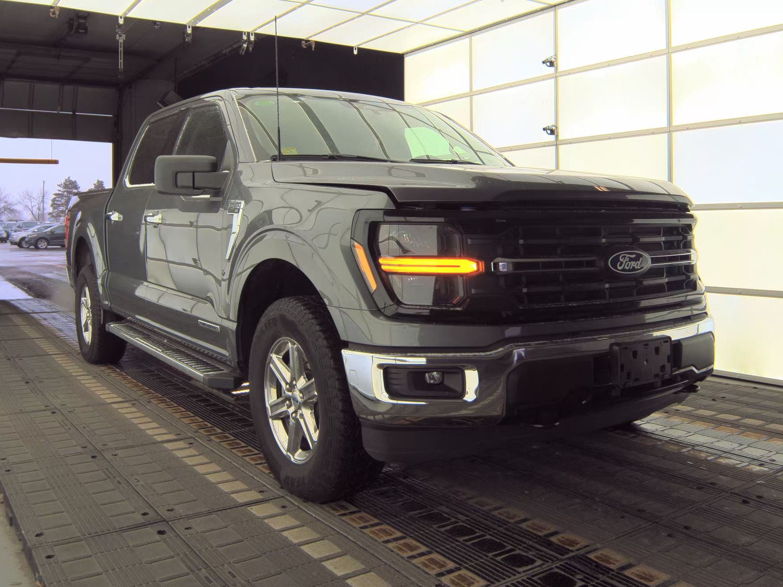 2025 Ford F-150 Hybrid XLT AWD