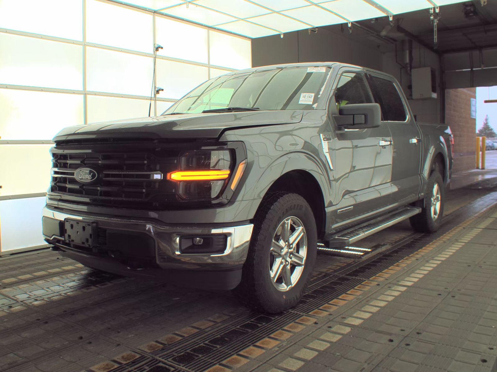 2025 Ford F-150 Hybrid XLT AWD
