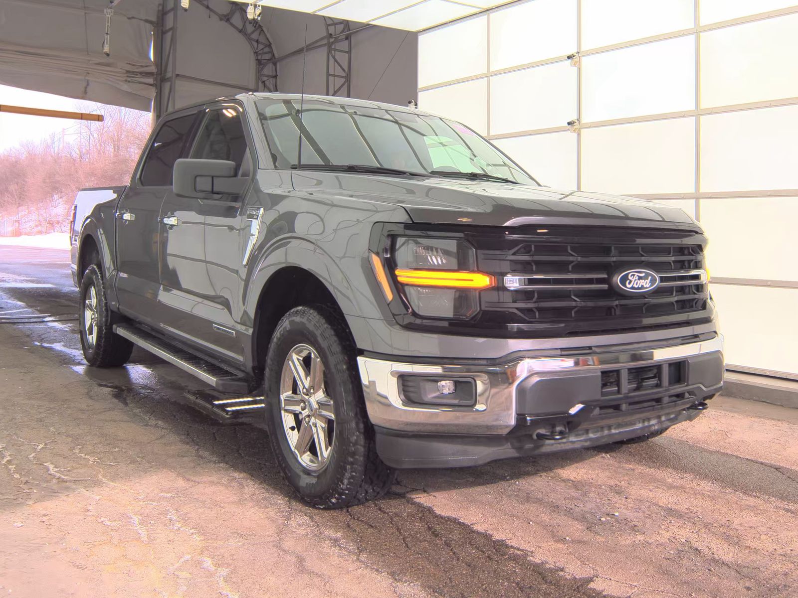 2025 Ford F-150 Hybrid XLT AWD