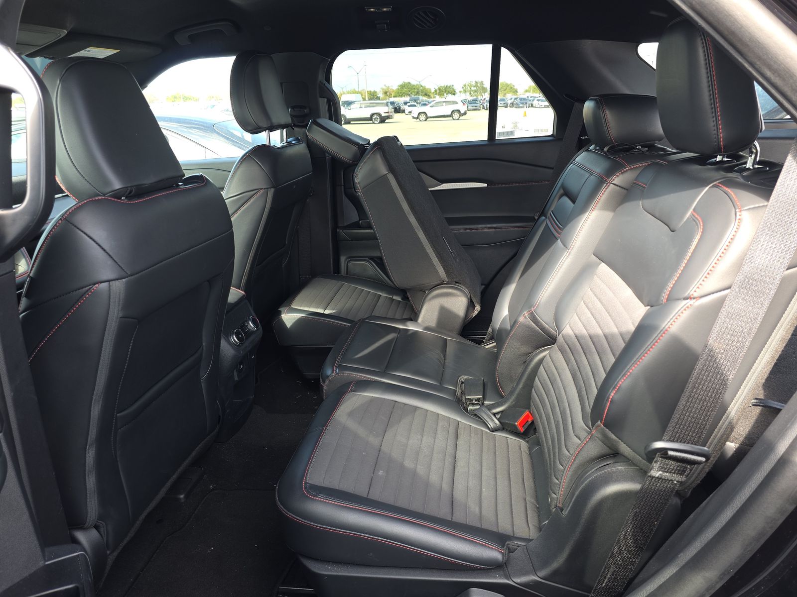 2025 Ford Explorer ST-Line AWD