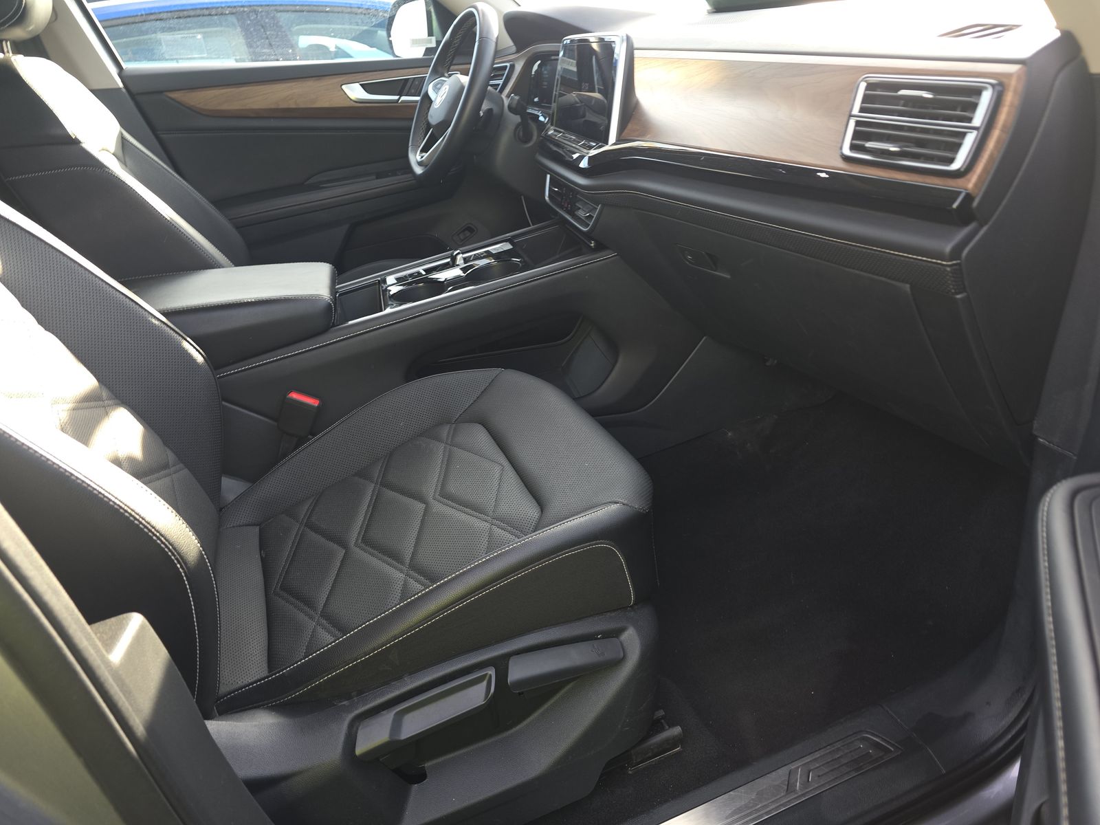 2024 Volkswagen Atlas 2.0T SE AWD