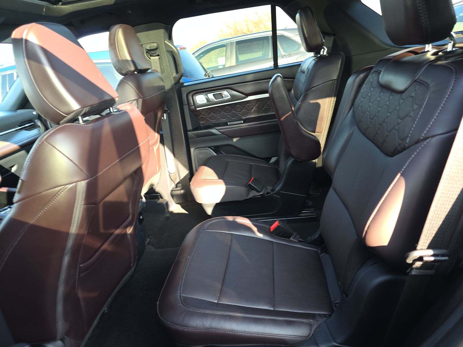 2025 Ford Explorer Platinum AWD