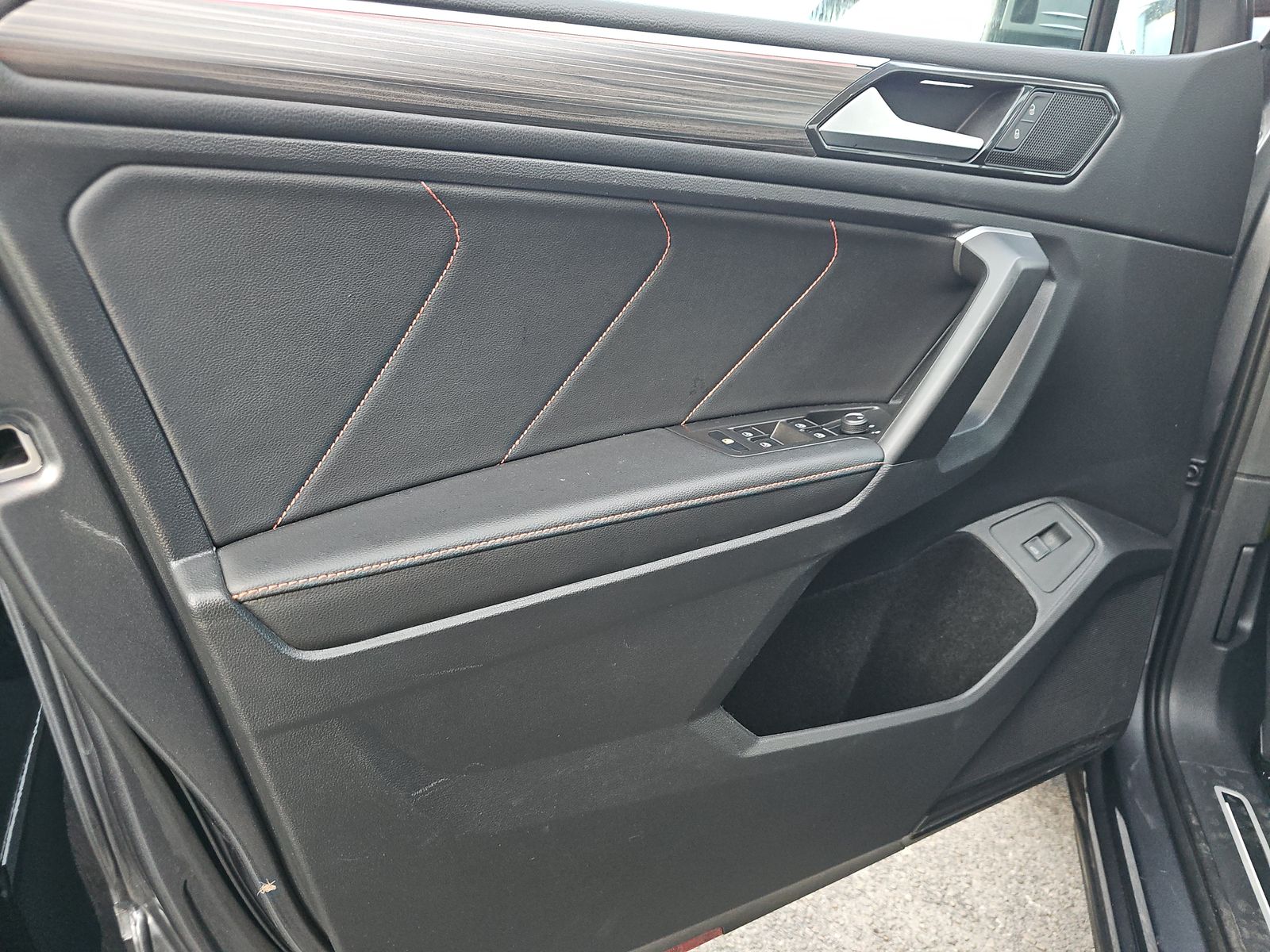 2024 Volkswagen Tiguan 2.0T SE FWD