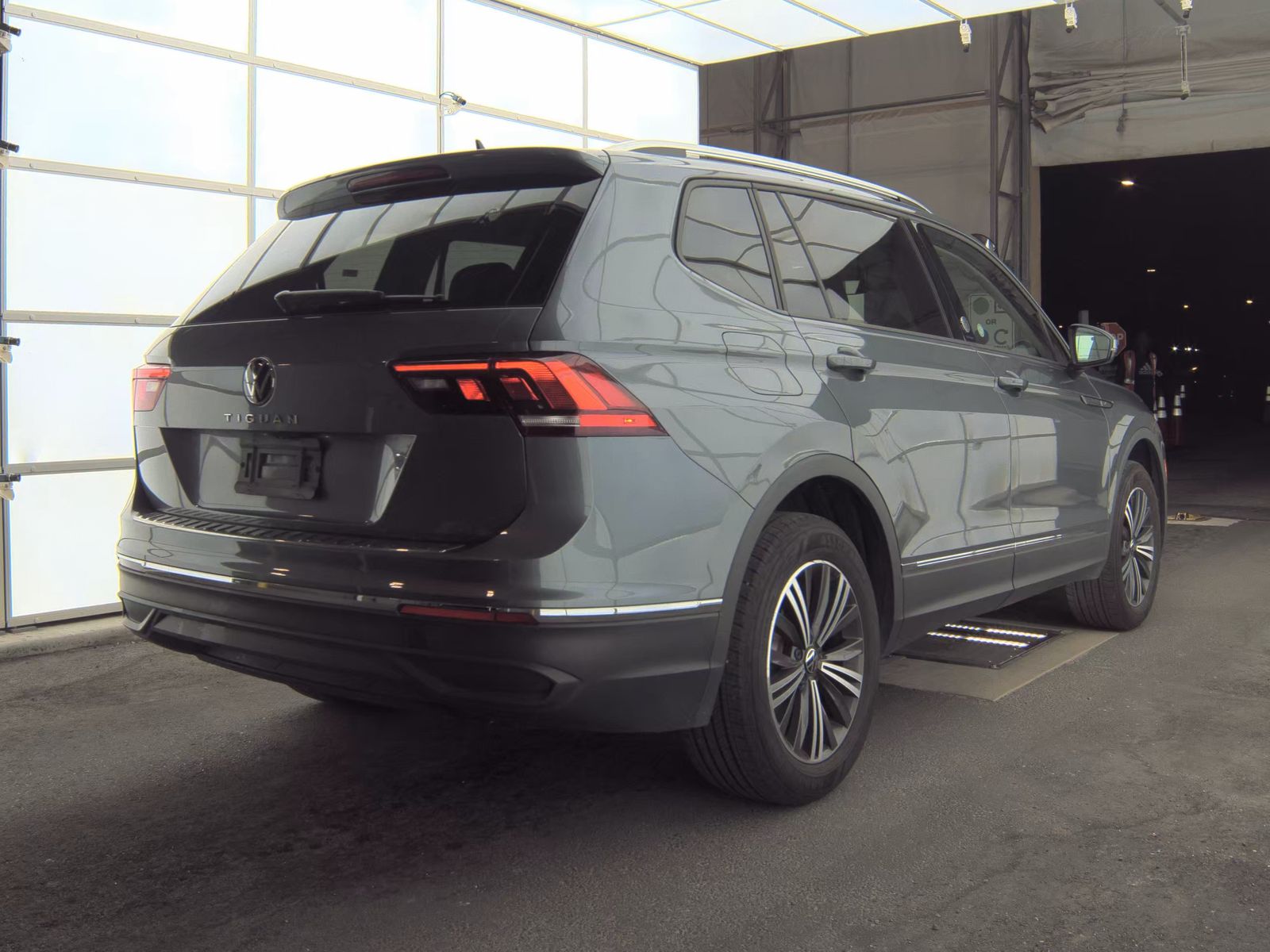 2024 Volkswagen Tiguan 2.0T SE FWD