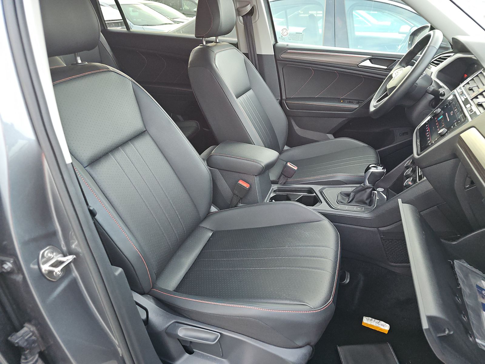 2024 Volkswagen Tiguan 2.0T SE FWD