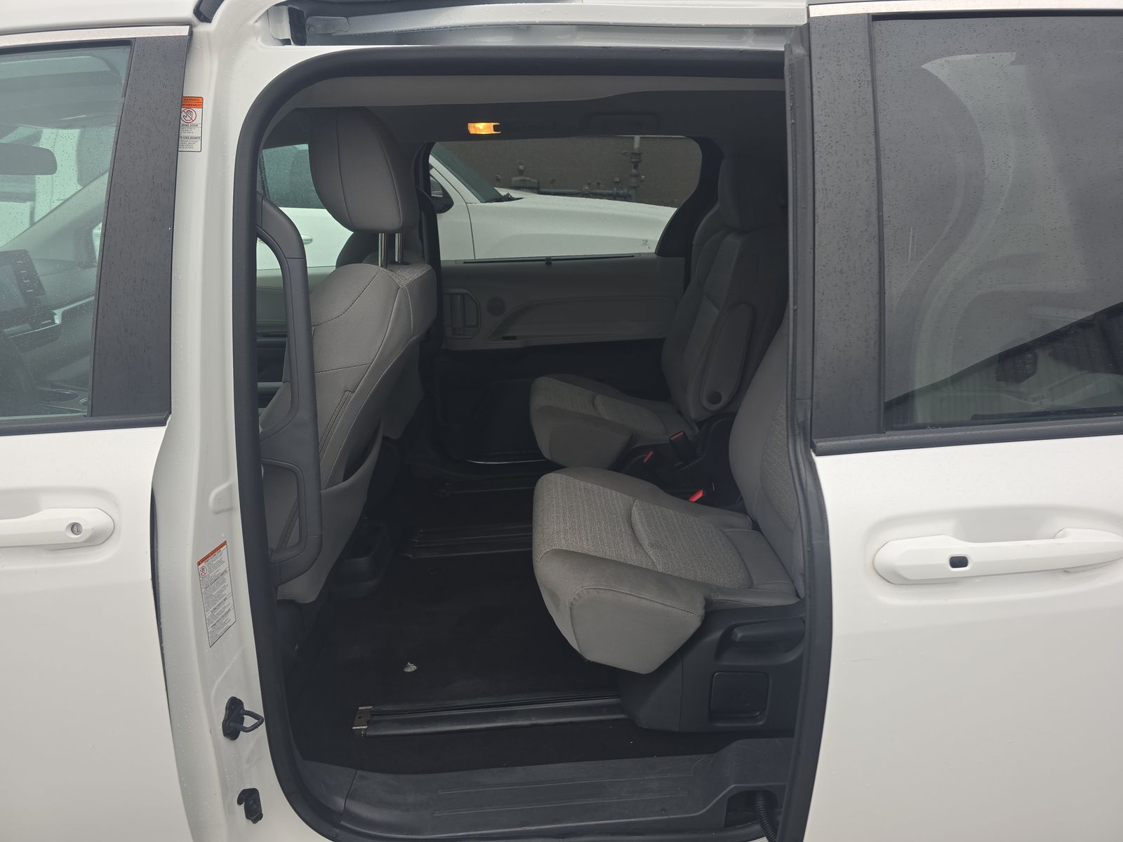 2024 Toyota Sienna LE FWD