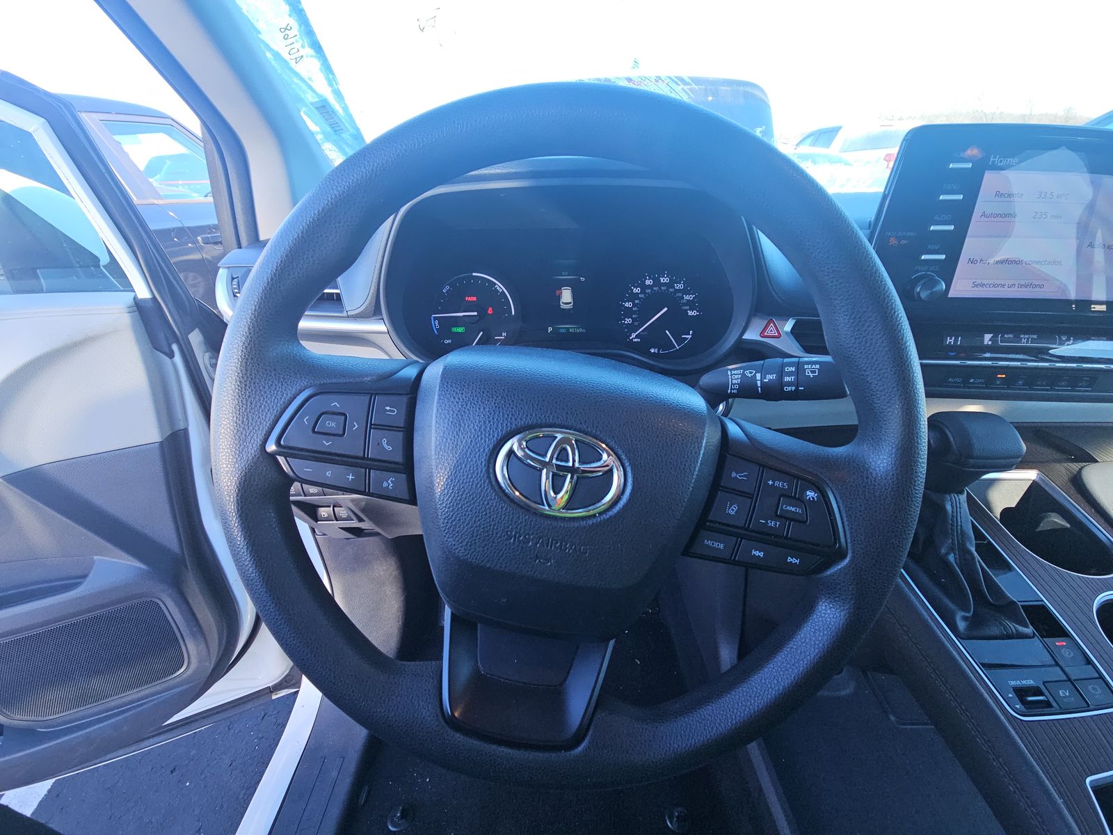 2024 Toyota Sienna LE FWD