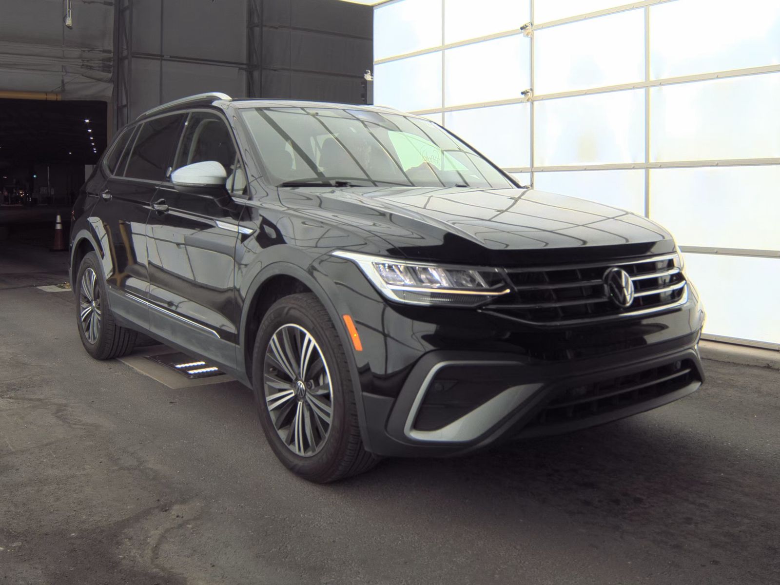 2024 Volkswagen Tiguan 2.0T Wolfsburg Edition FWD