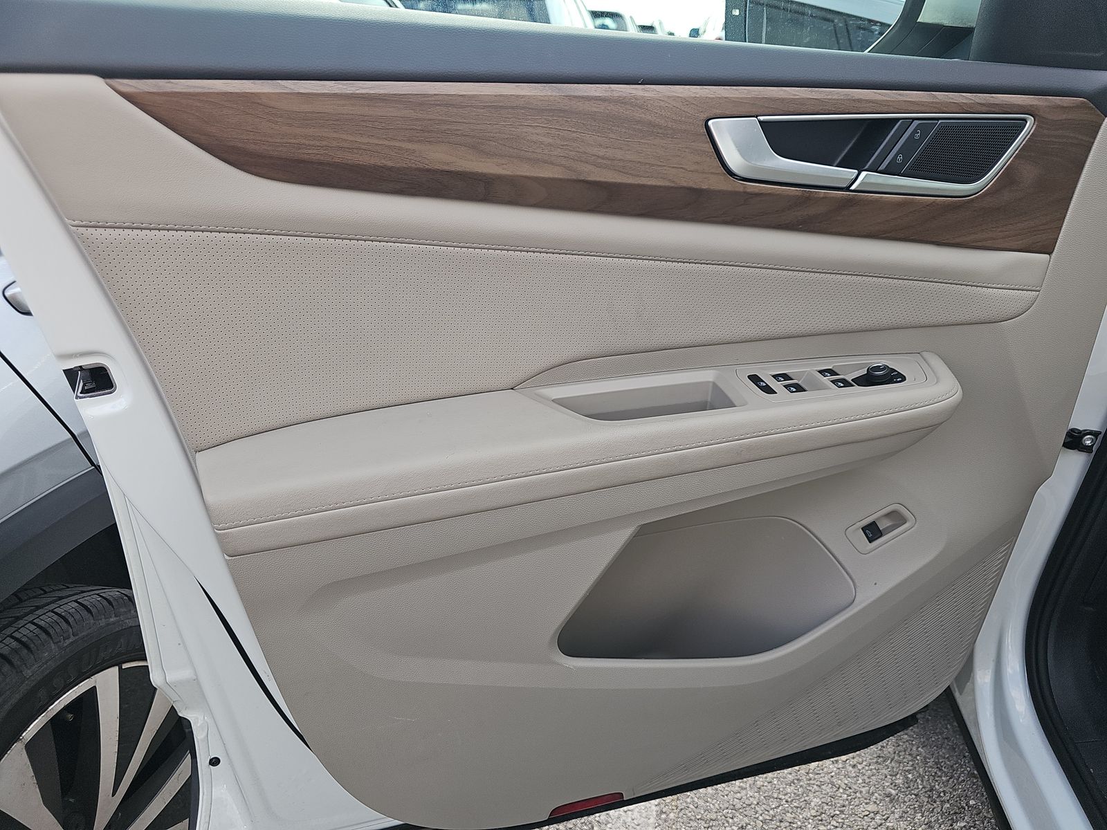 2025 Volkswagen Atlas 2.0T SE AWD