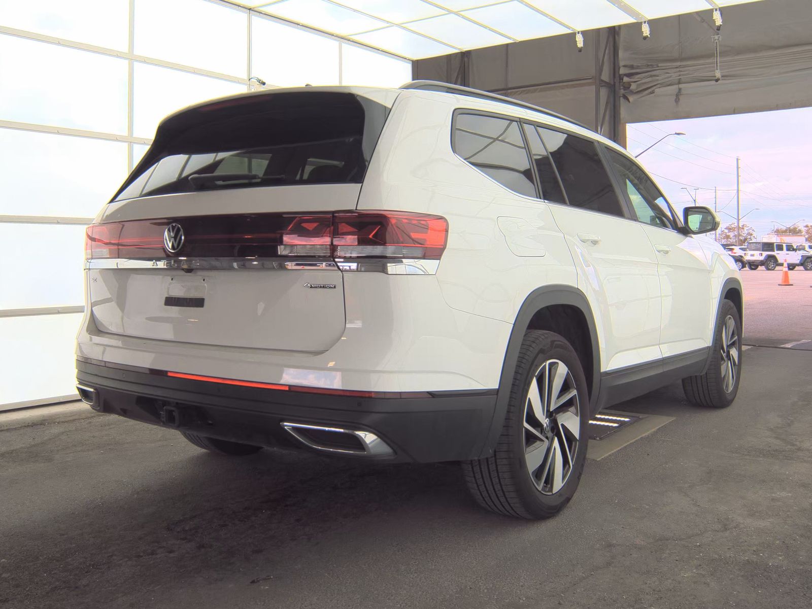 2025 Volkswagen Atlas 2.0T SE AWD
