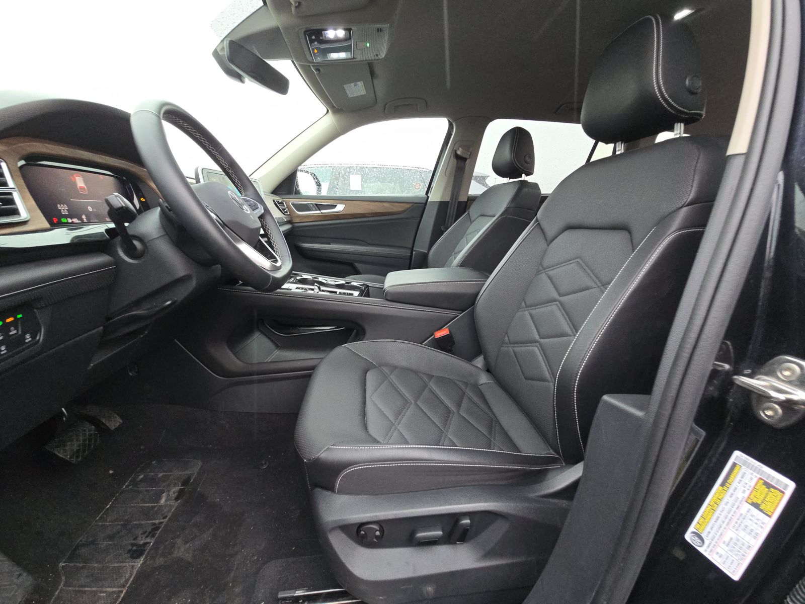 2025 Volkswagen Atlas 2.0T SE AWD