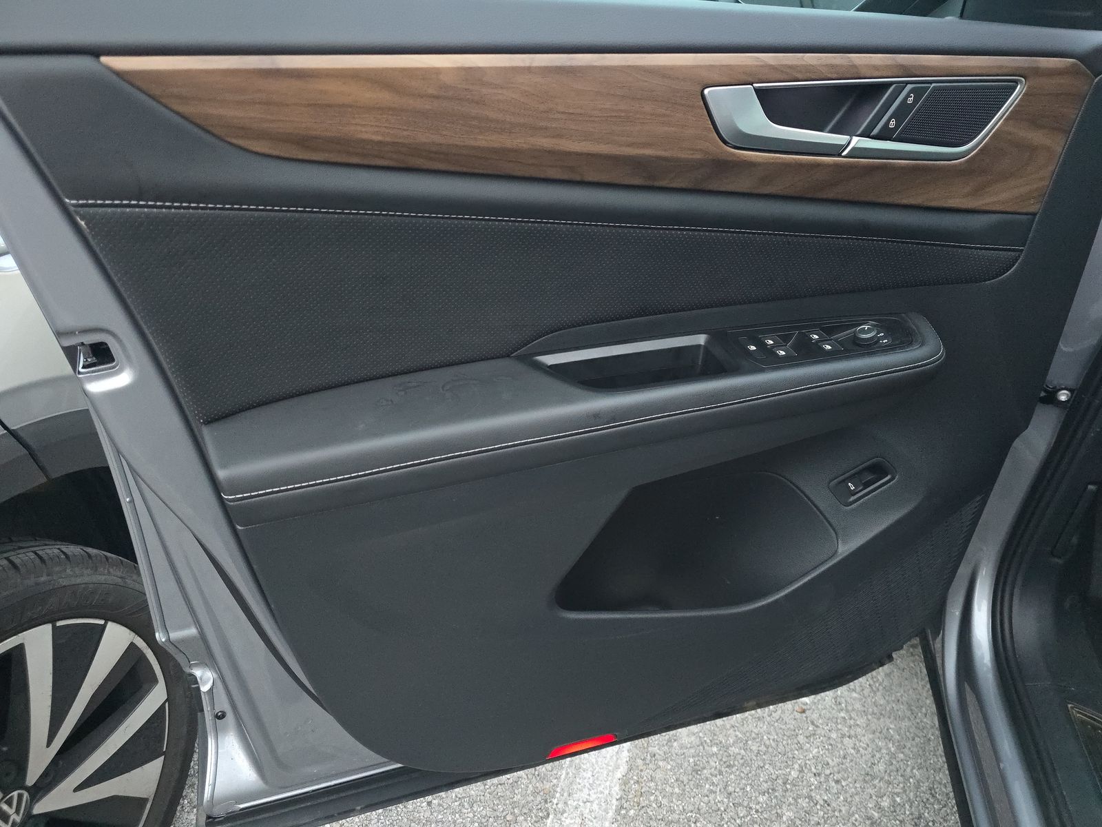 2025 Volkswagen Atlas 2.0T SE AWD