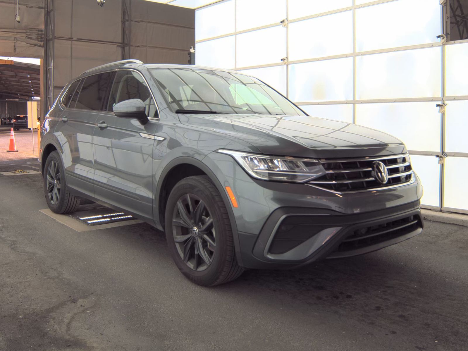 2024 Volkswagen Tiguan 2.0T SE FWD