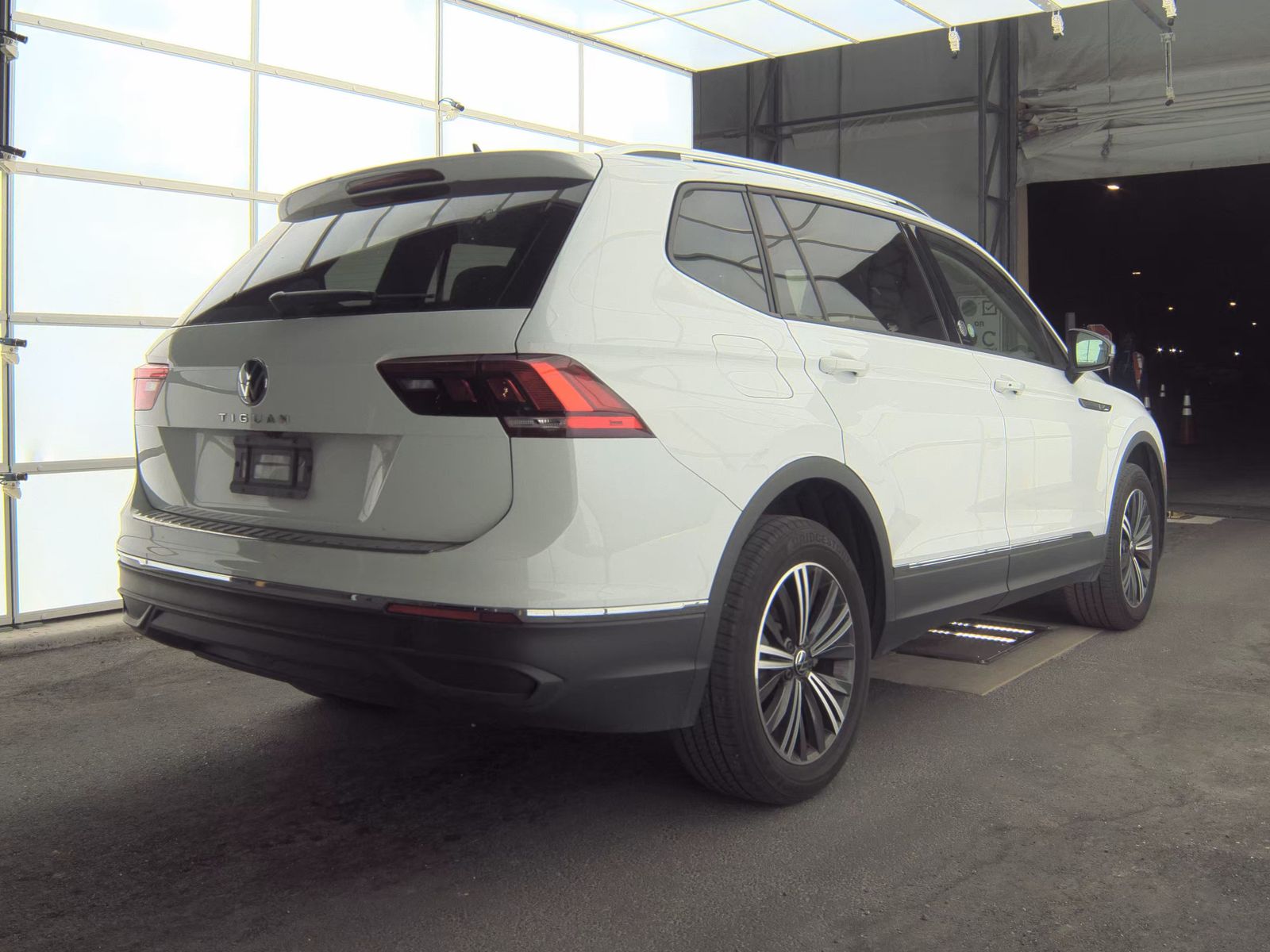 2024 Volkswagen Tiguan 2.0T SE FWD