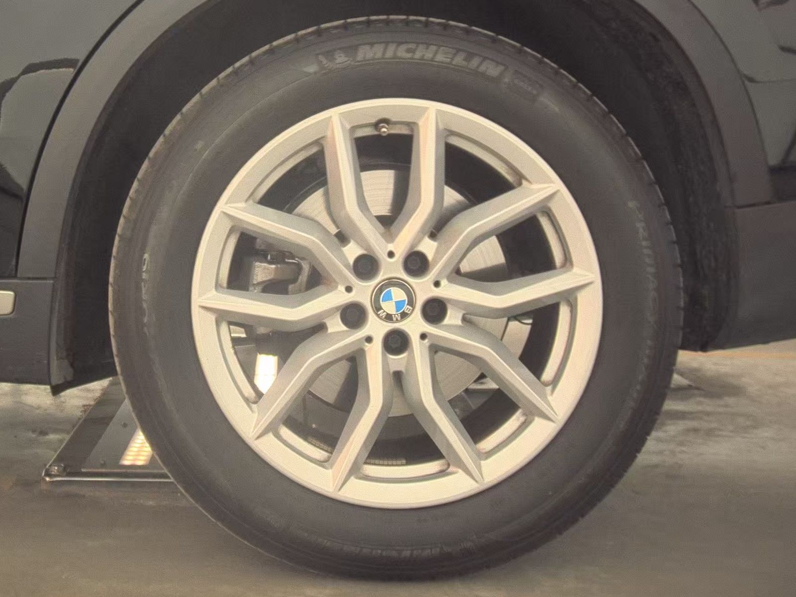 2023 BMW X5 xDrive40i AWD