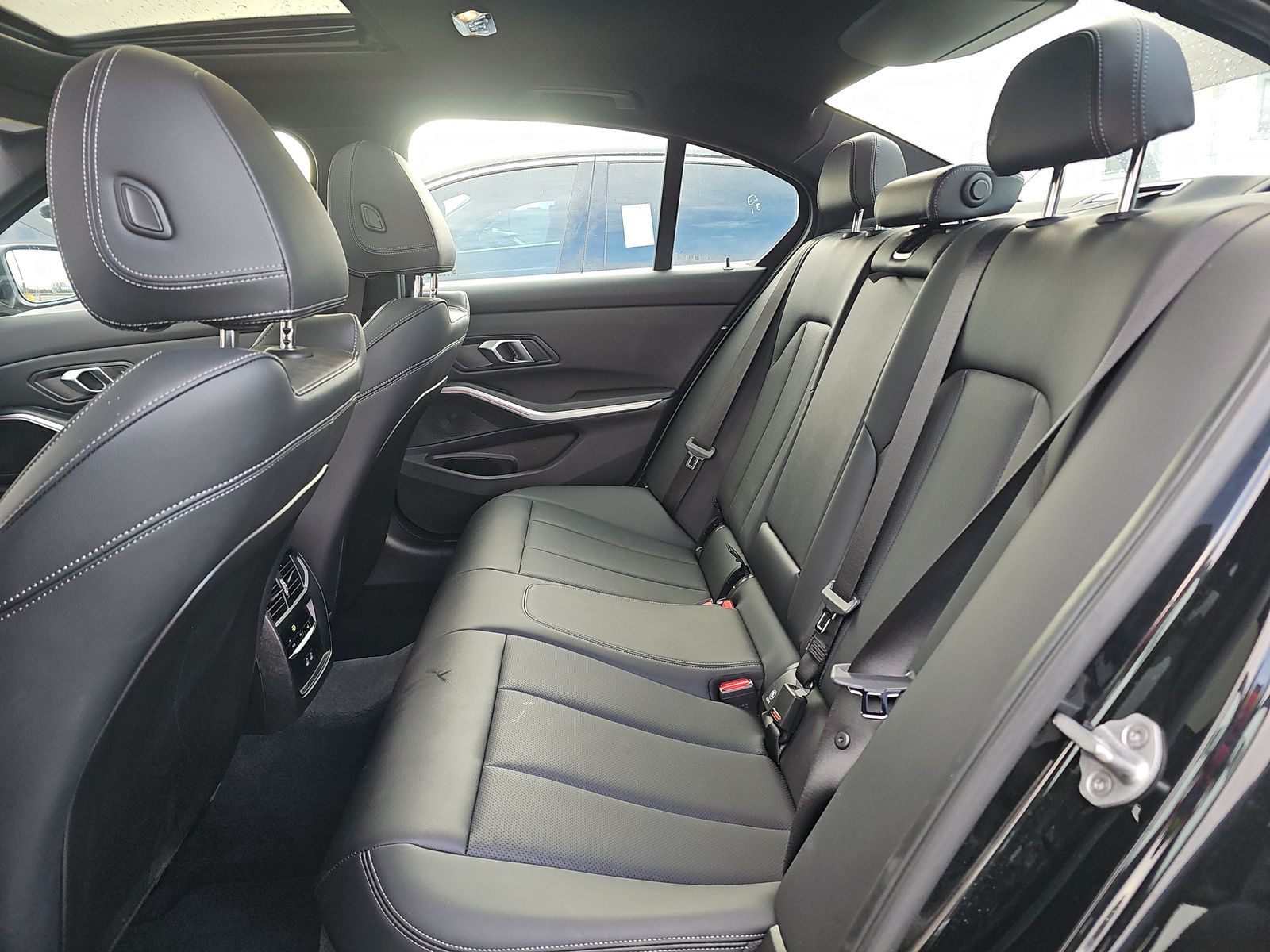 2025 BMW 3 Series 330i xDrive AWD