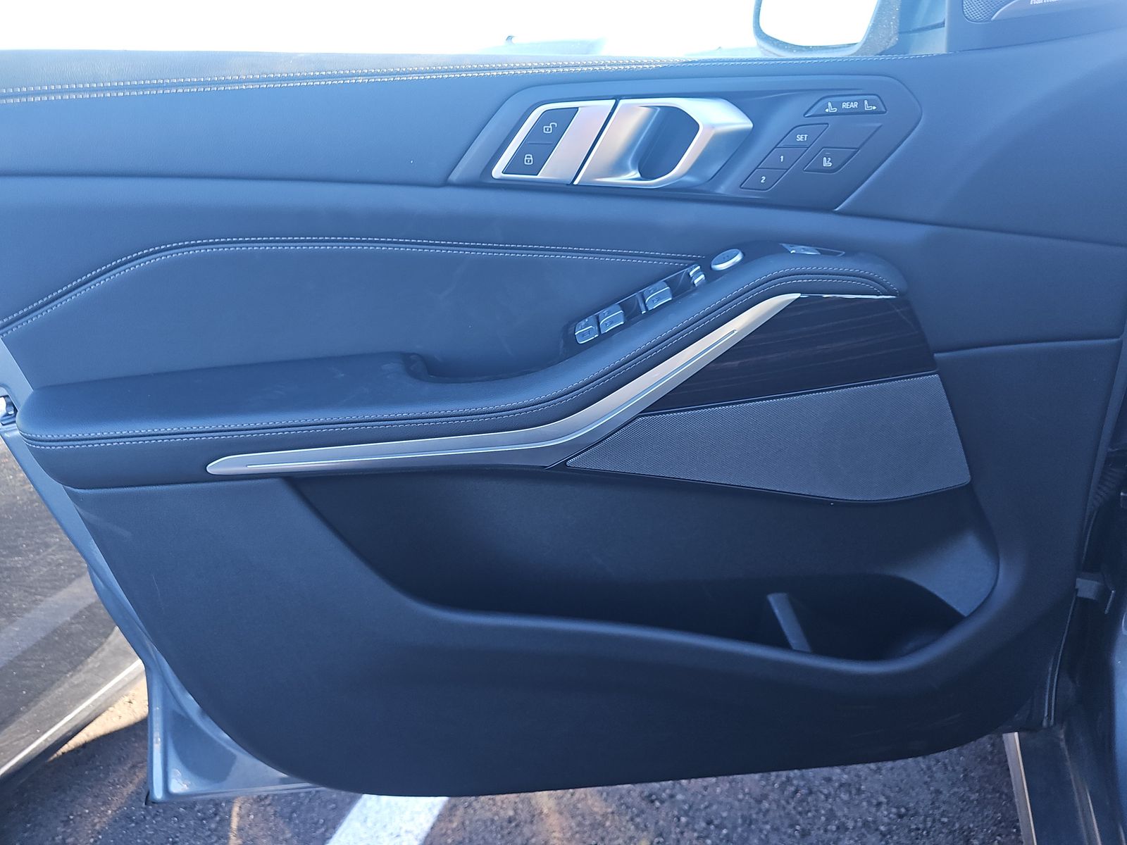 2025 BMW X7 xDrive40i AWD