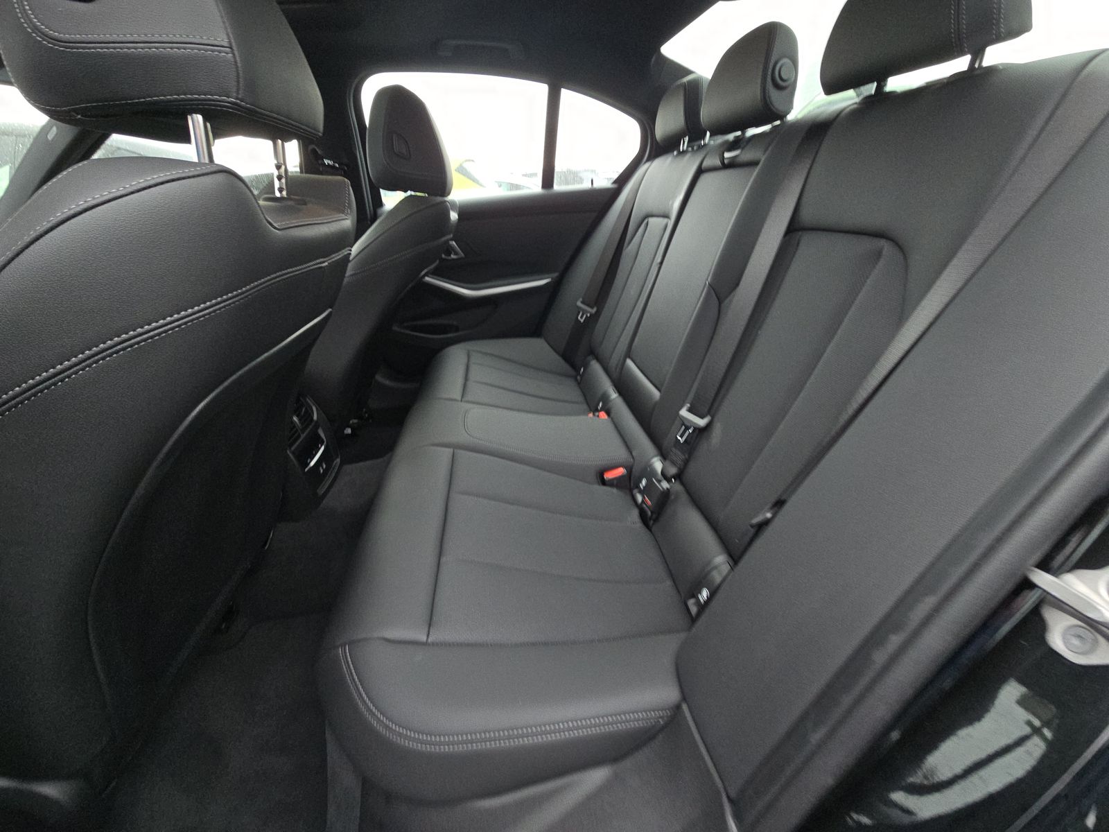 2025 BMW 3 Series 330i xDrive AWD