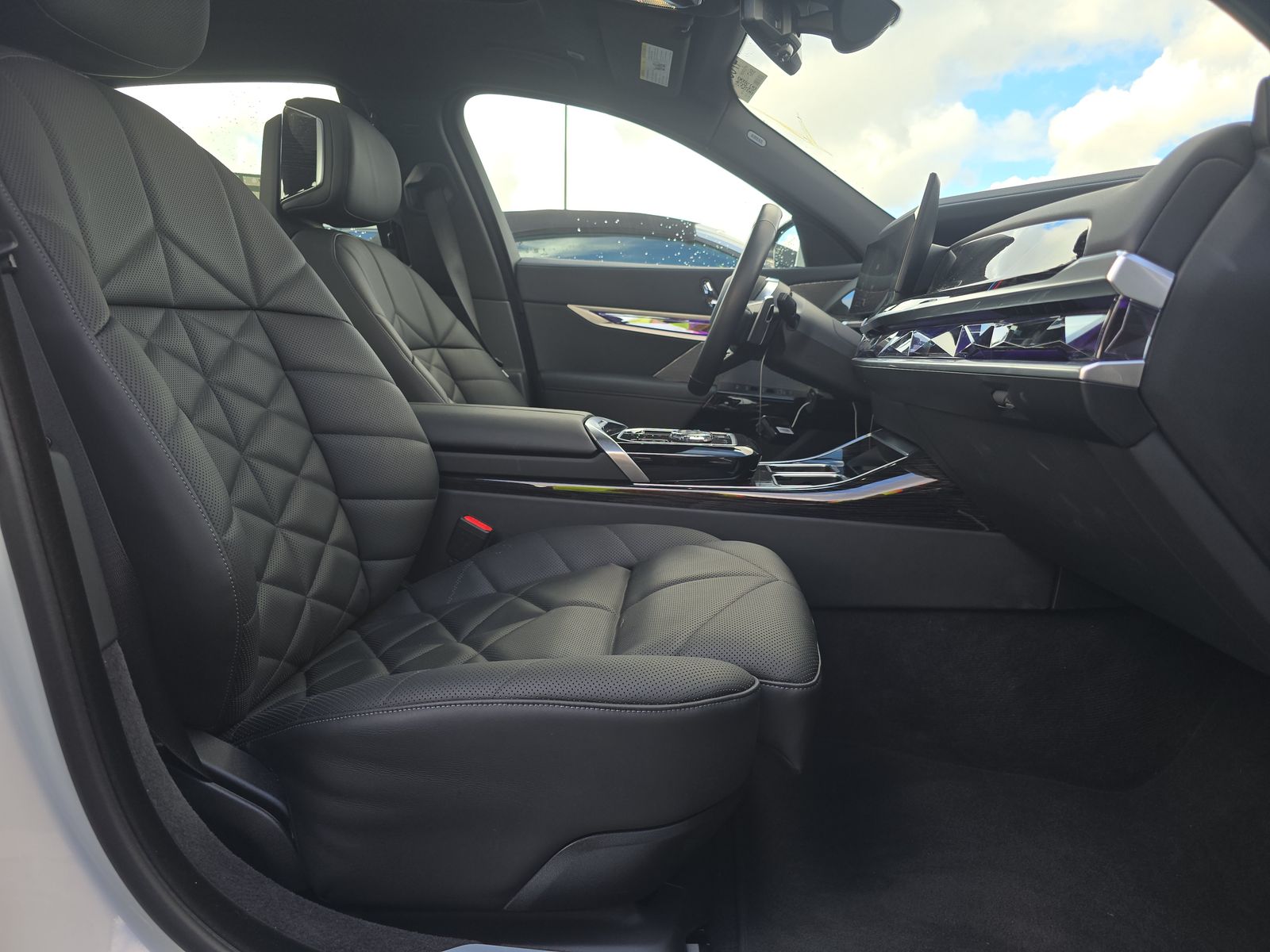 2025 BMW 7 Series 740i xDrive AWD