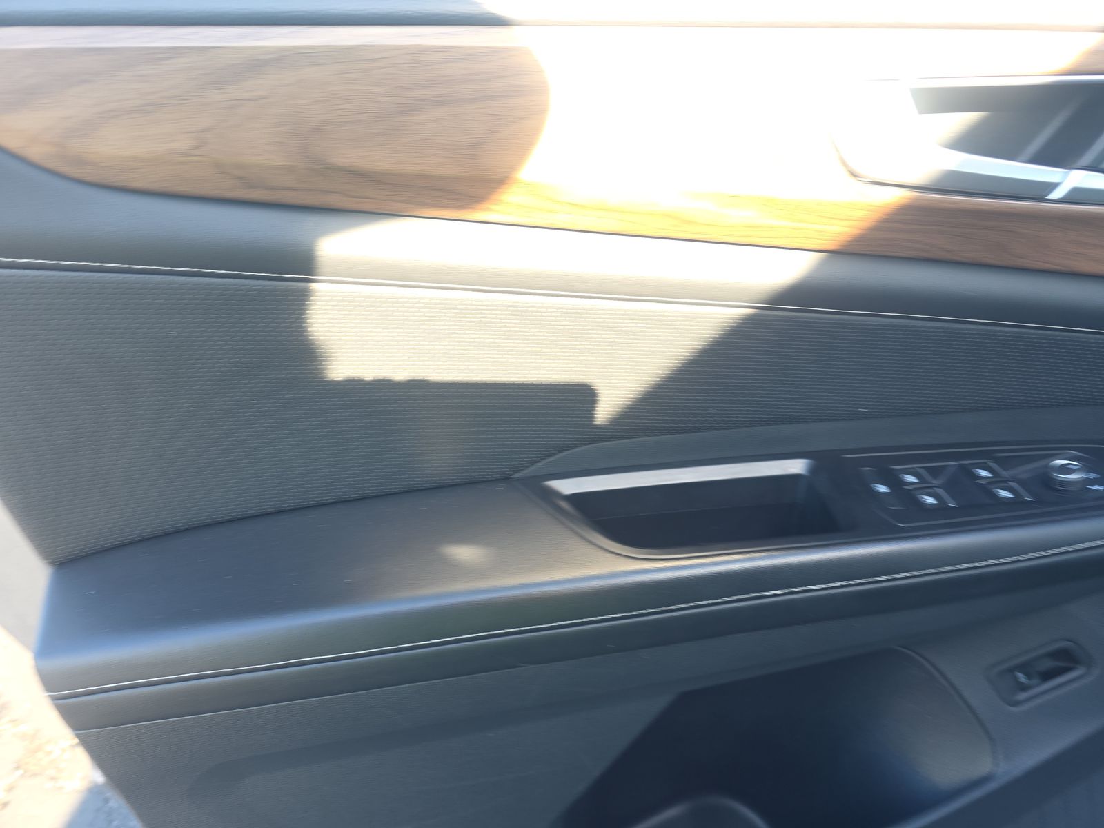 2024 Volkswagen Atlas 2.0T SE AWD