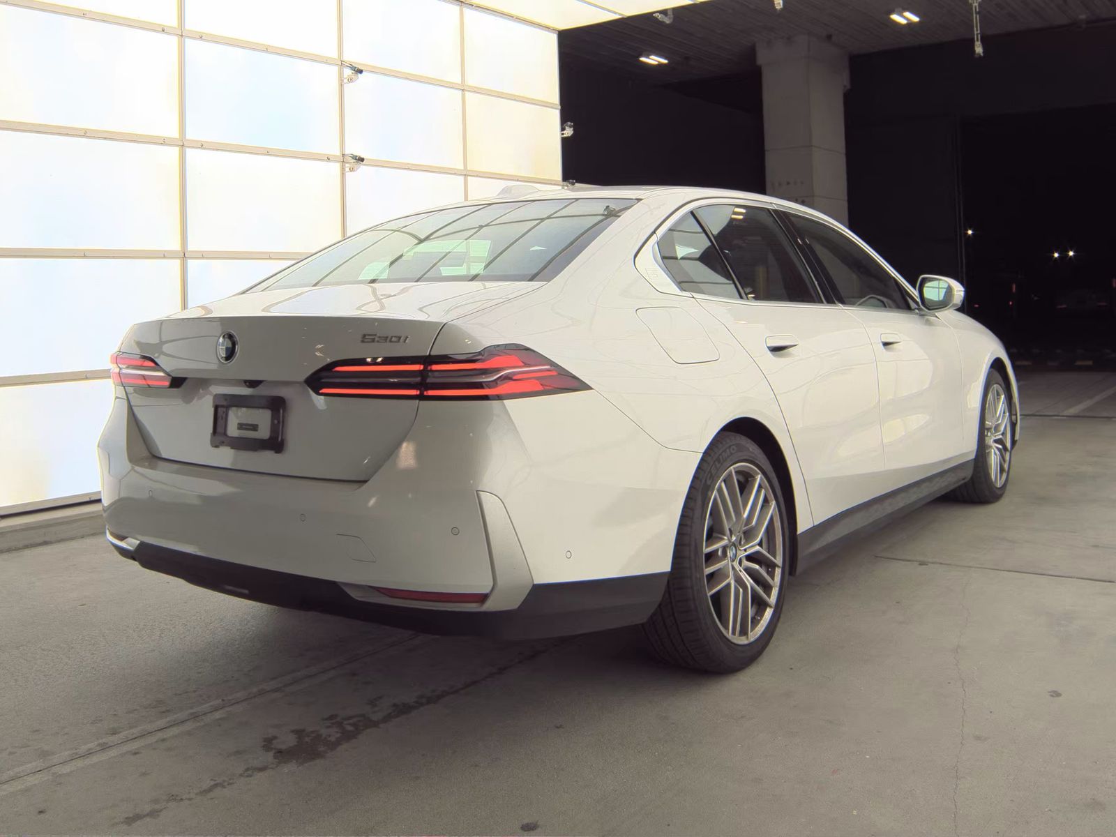 2025 BMW 5 Series 530i RWD