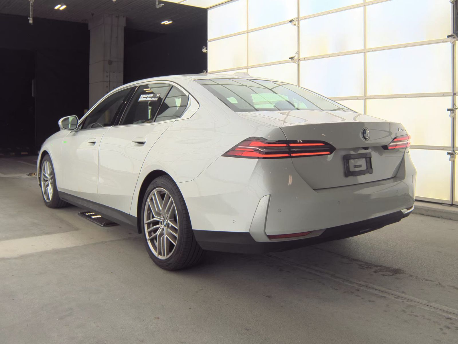 2025 BMW 5 Series 530i RWD