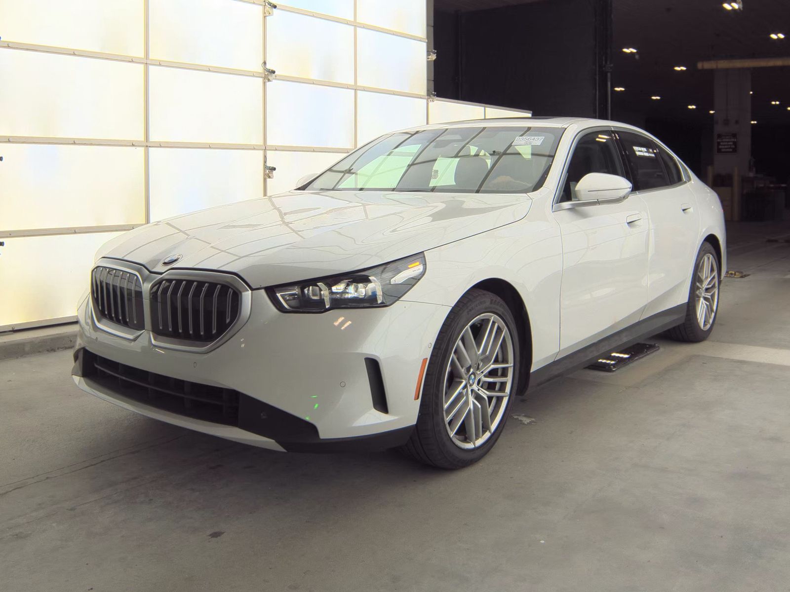 2025 BMW 5 Series 530i RWD