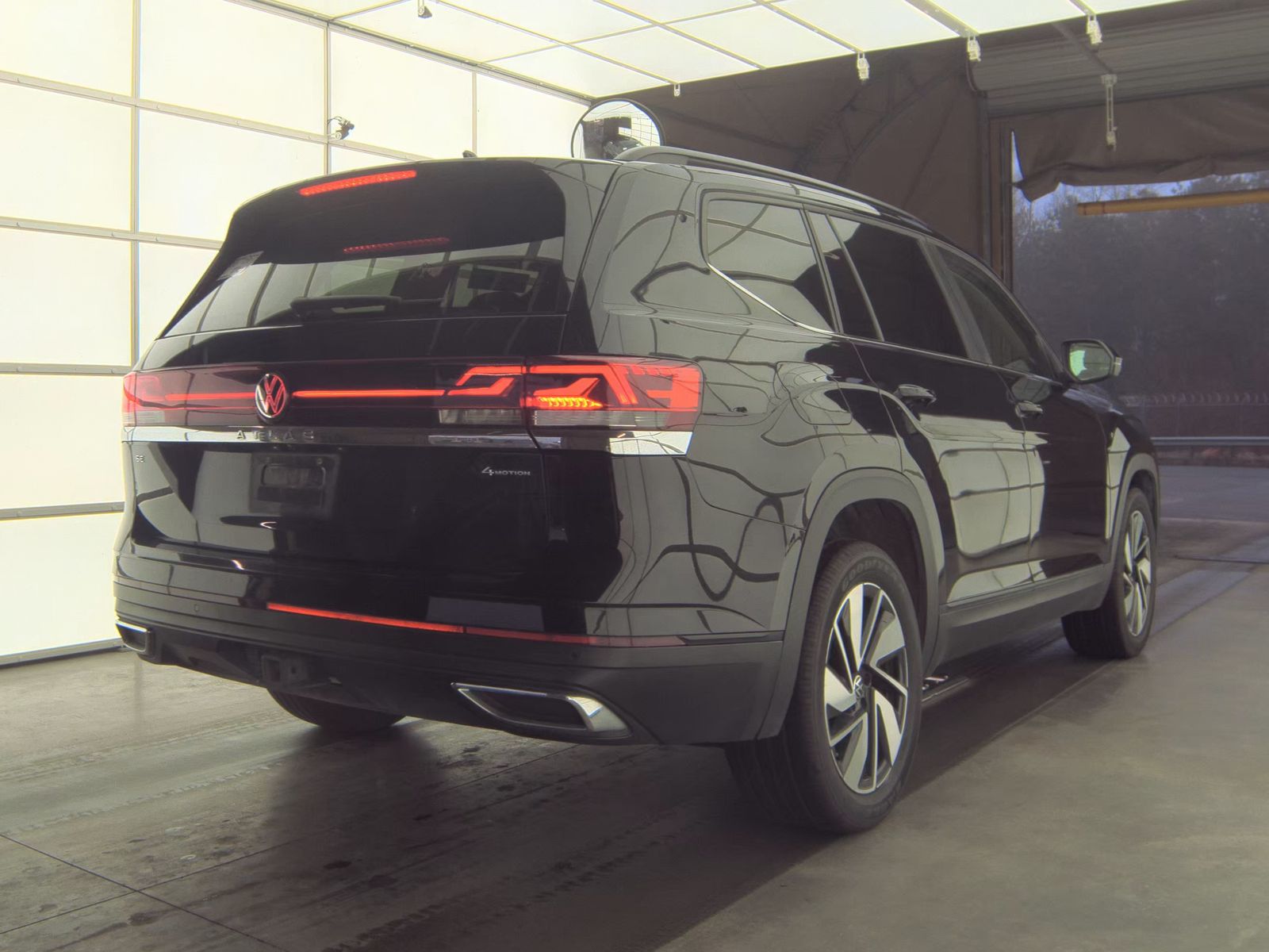 2024 Volkswagen Atlas 2.0T SE AWD