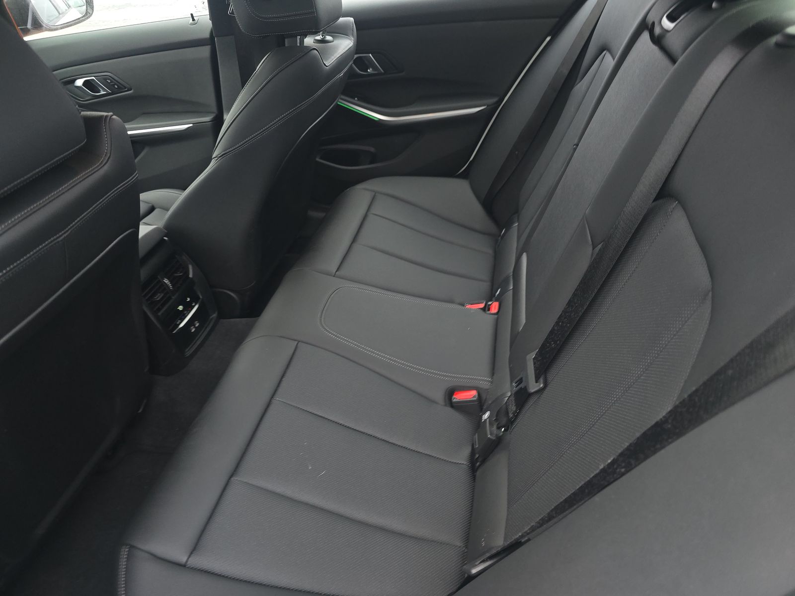 2025 BMW 3 Series 330i xDrive AWD