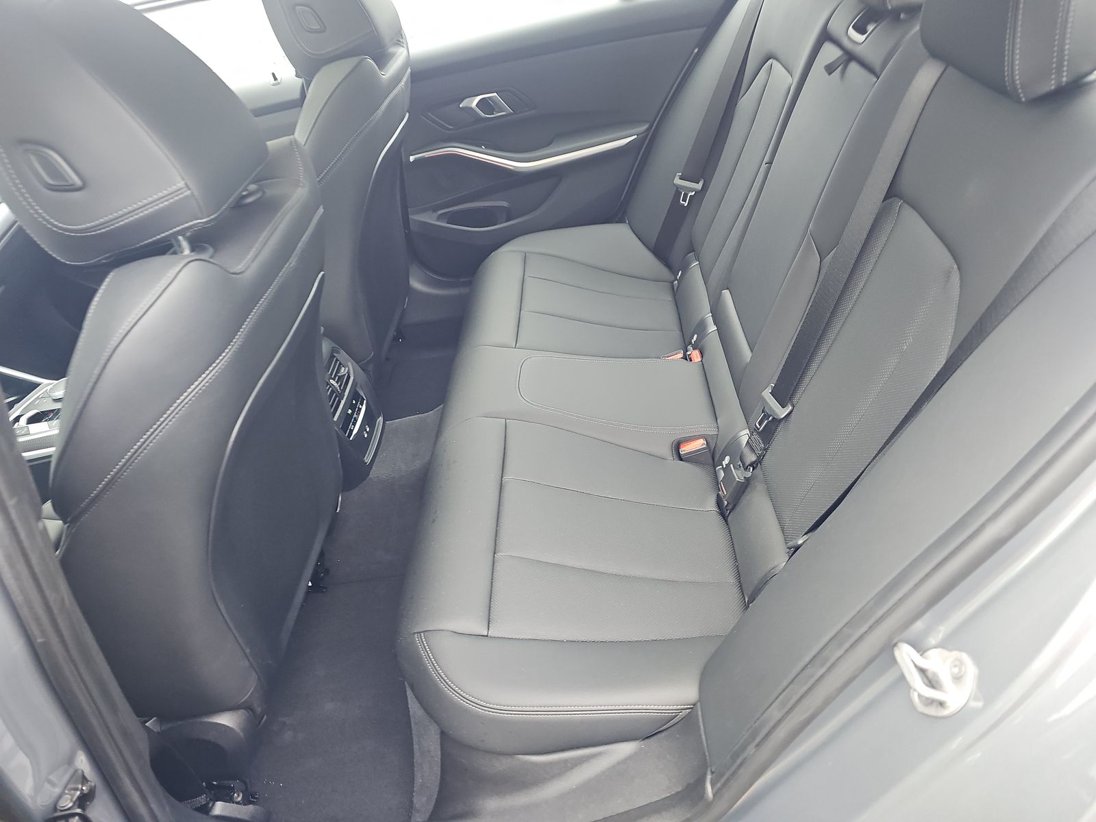 2025 BMW 3 Series 330i xDrive AWD