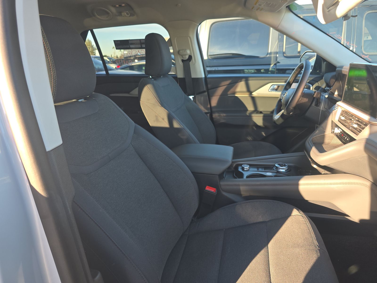 2025 Ford Explorer Active AWD