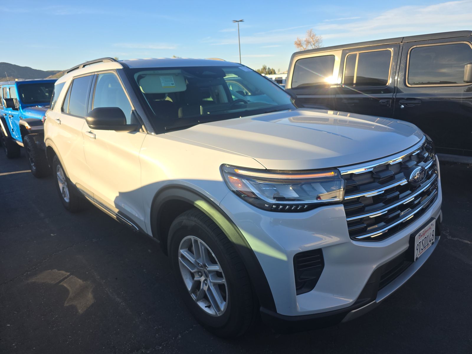 2025 Ford Explorer Active AWD