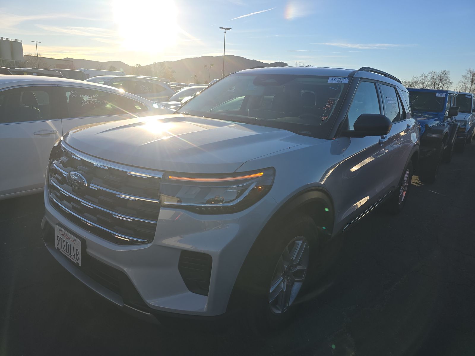 2025 Ford Explorer Active AWD