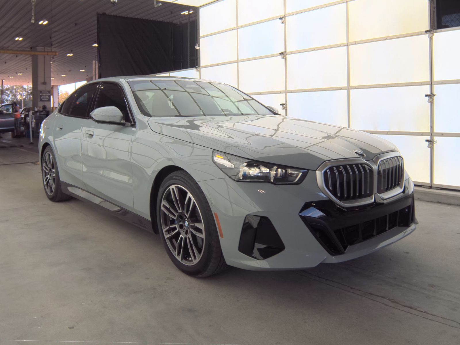 2025 BMW 5 Series 530i RWD