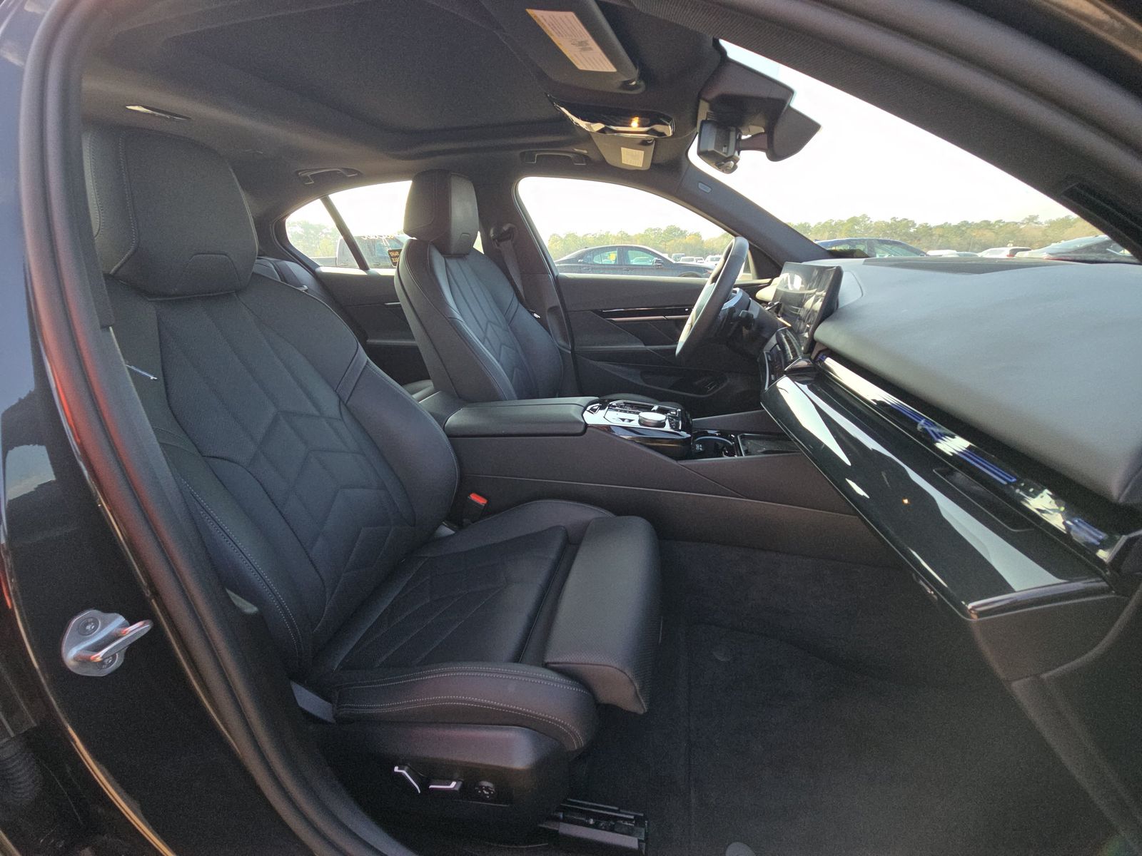 2025 BMW 5 Series 530i RWD