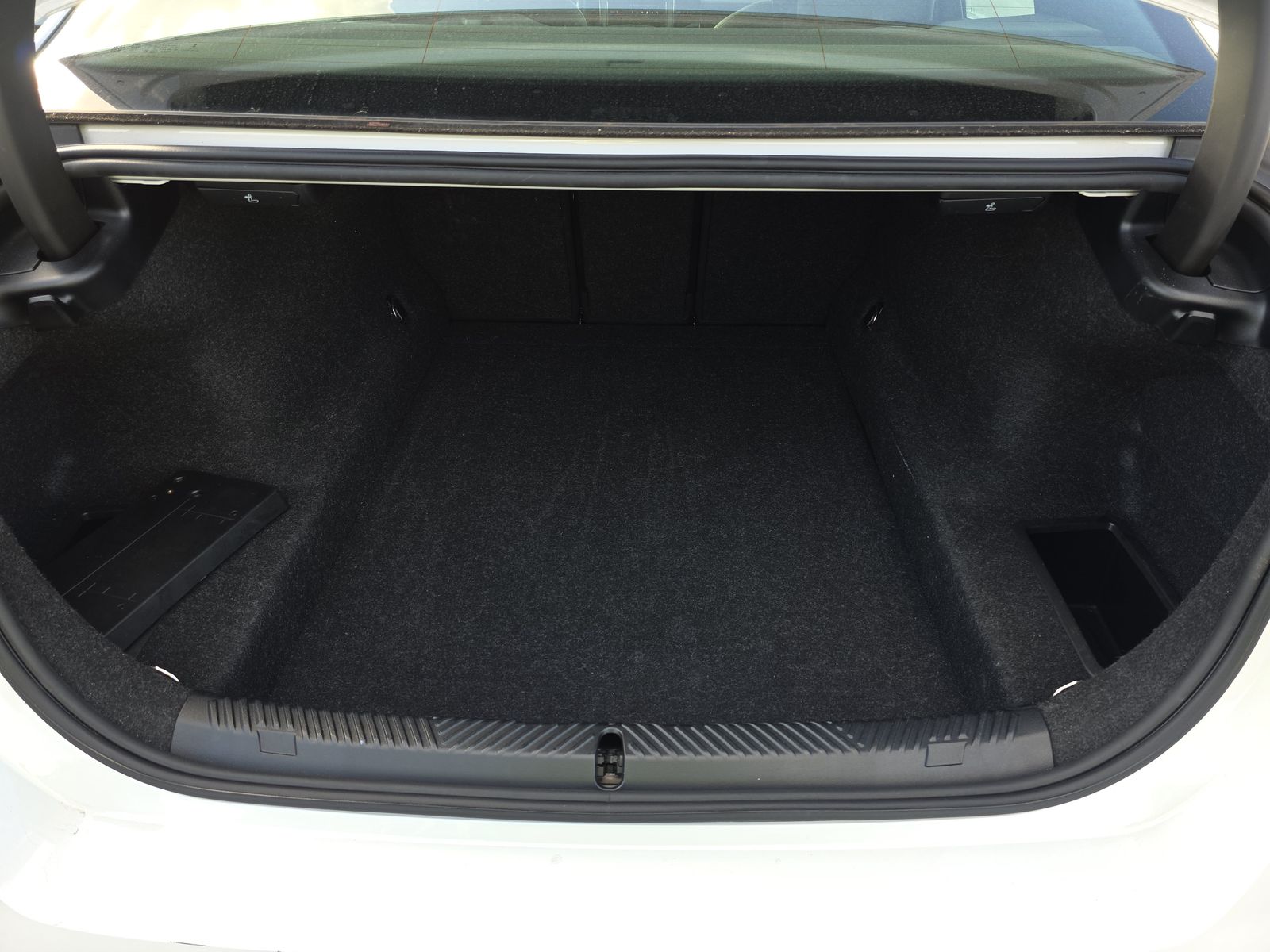 2025 BMW 5 Series 530i RWD