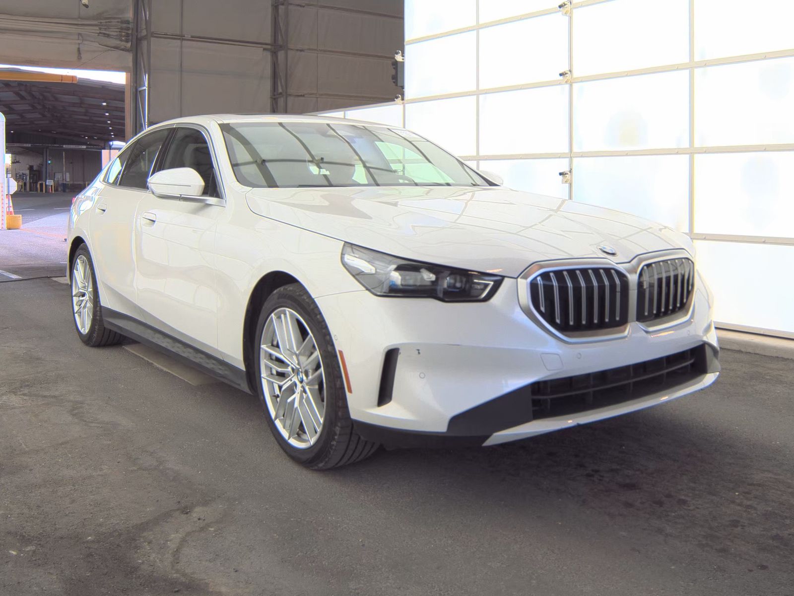 2025 BMW 5 Series 530i RWD