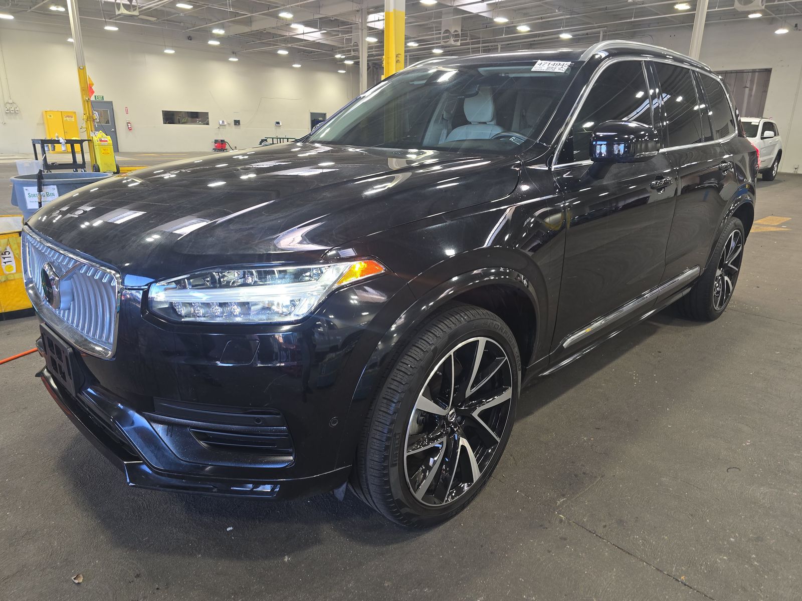 2023 Volvo XC90 B6 Plus AWD
