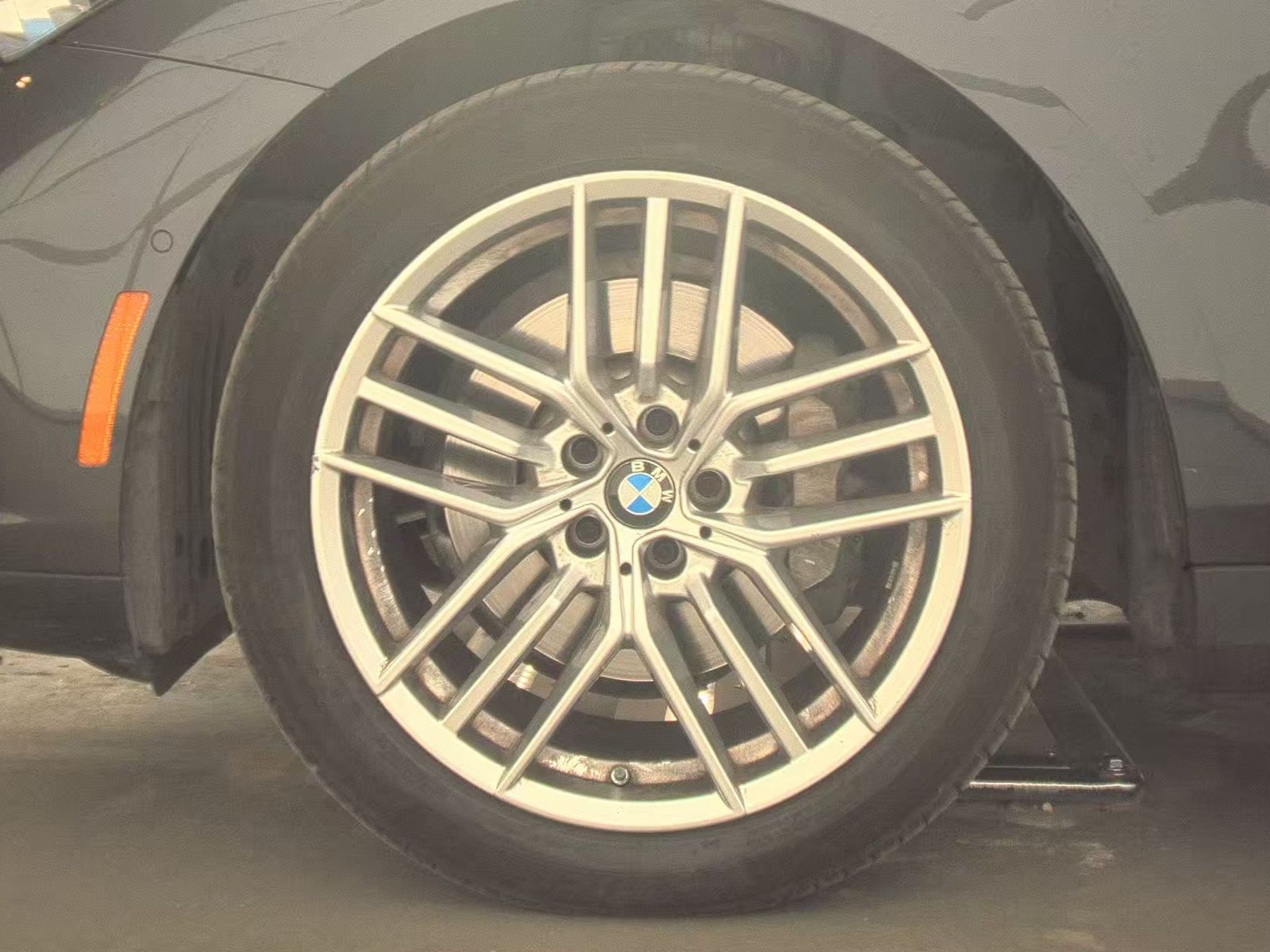 2025 BMW 5 Series 530i RWD