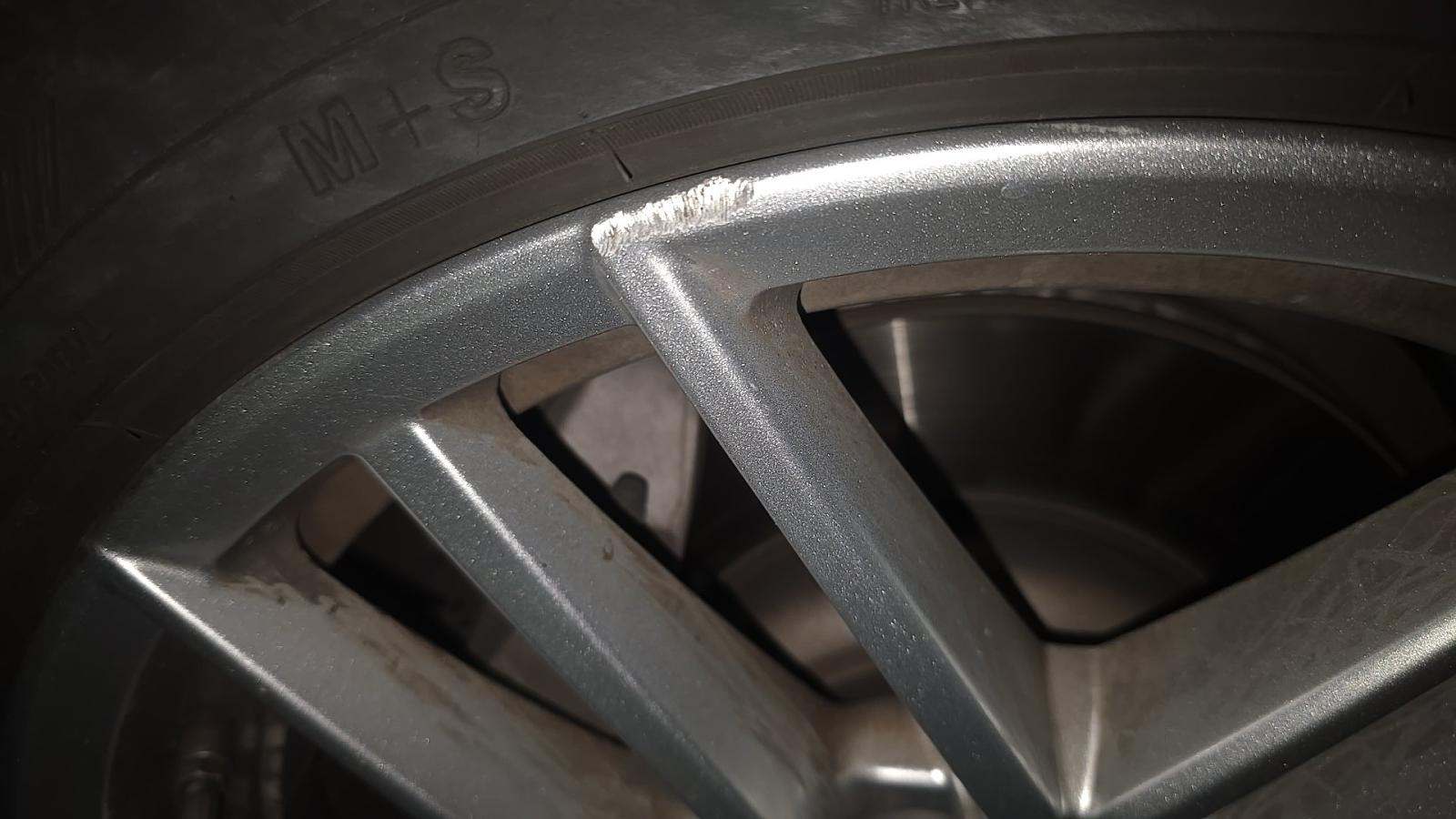 2025 BMW 5 Series 530i RWD