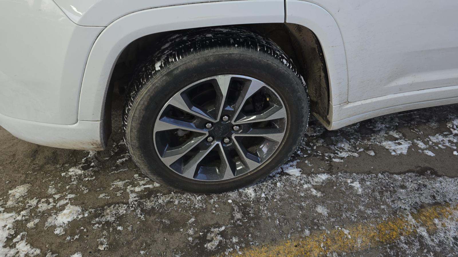 2023 Jeep Grand Cherokee Overland AWD