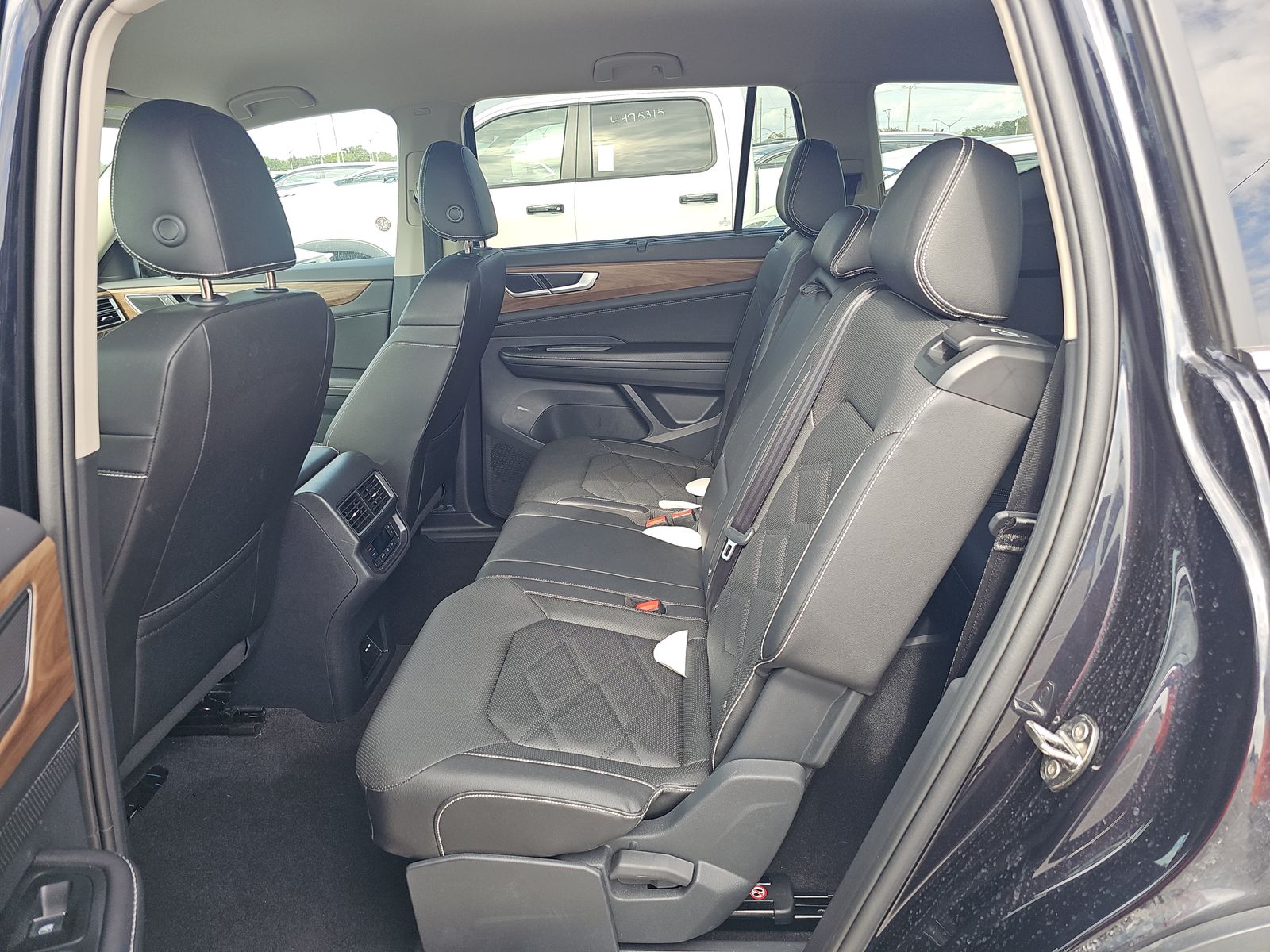 2025 Volkswagen Atlas 2.0T SE AWD