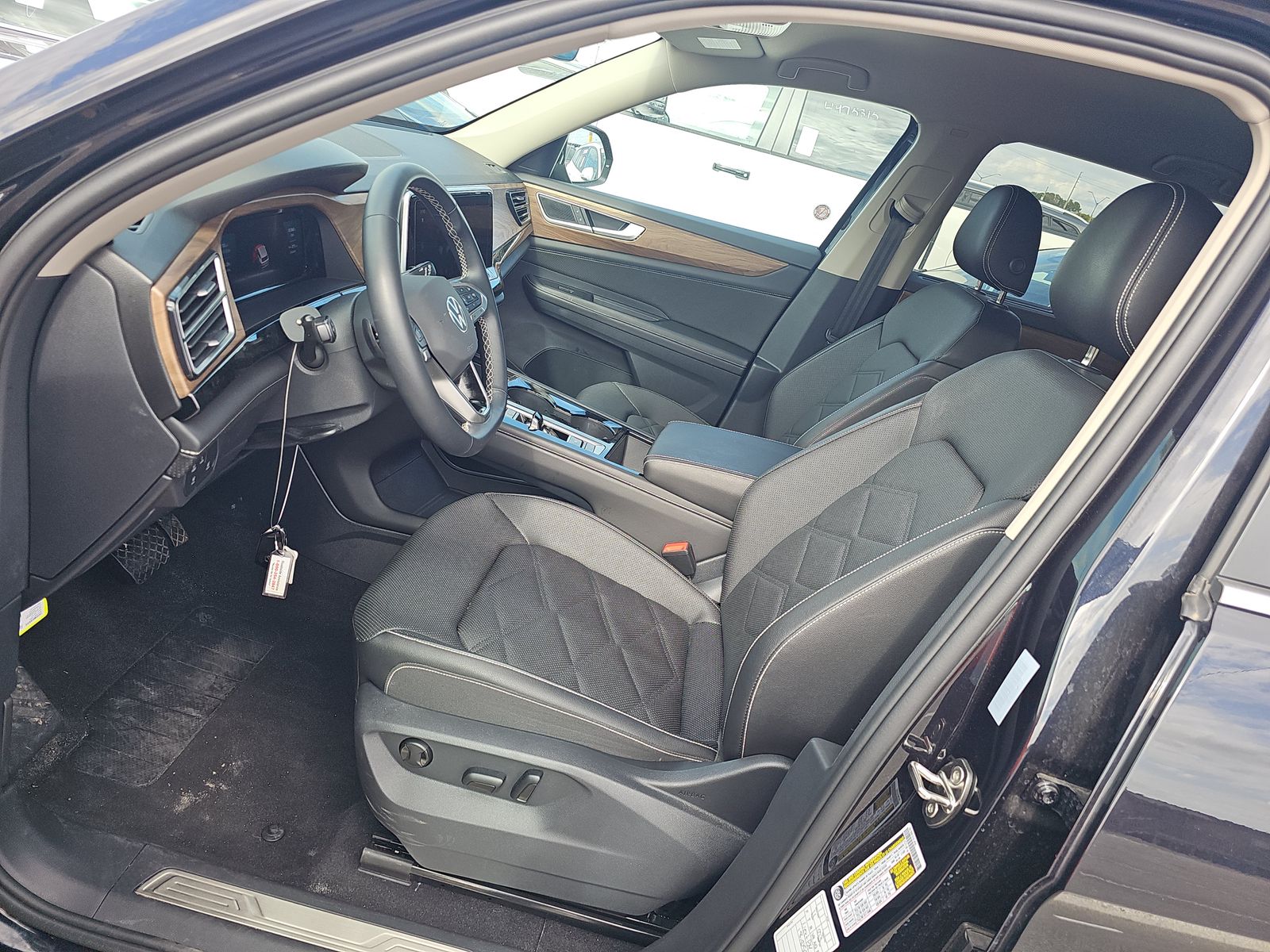 2025 Volkswagen Atlas 2.0T SE AWD