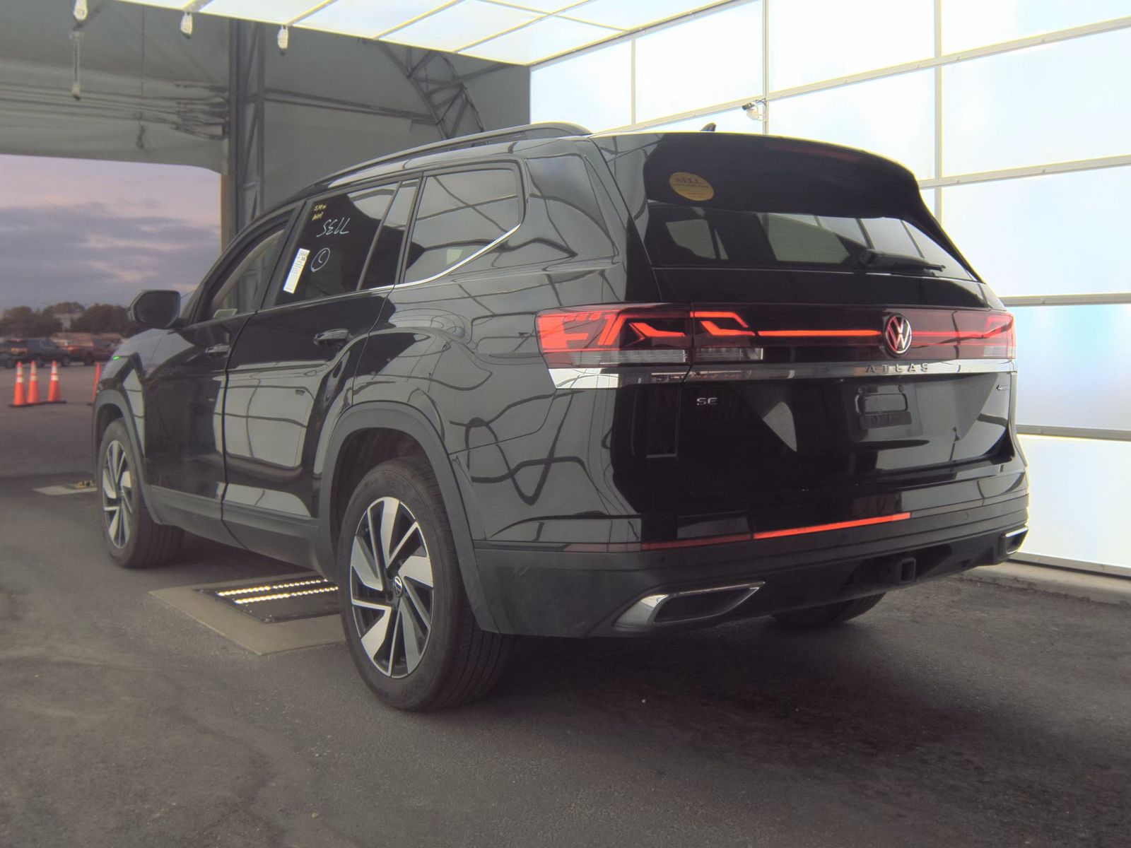 2025 Volkswagen Atlas 2.0T SE AWD