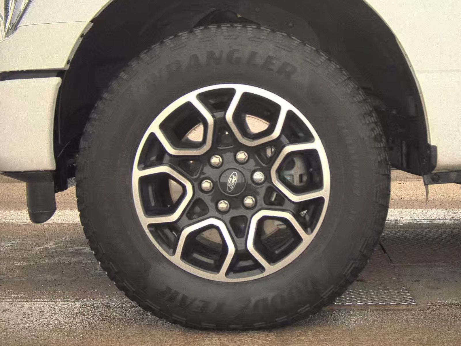 2023 Ford F-150 XLT AWD