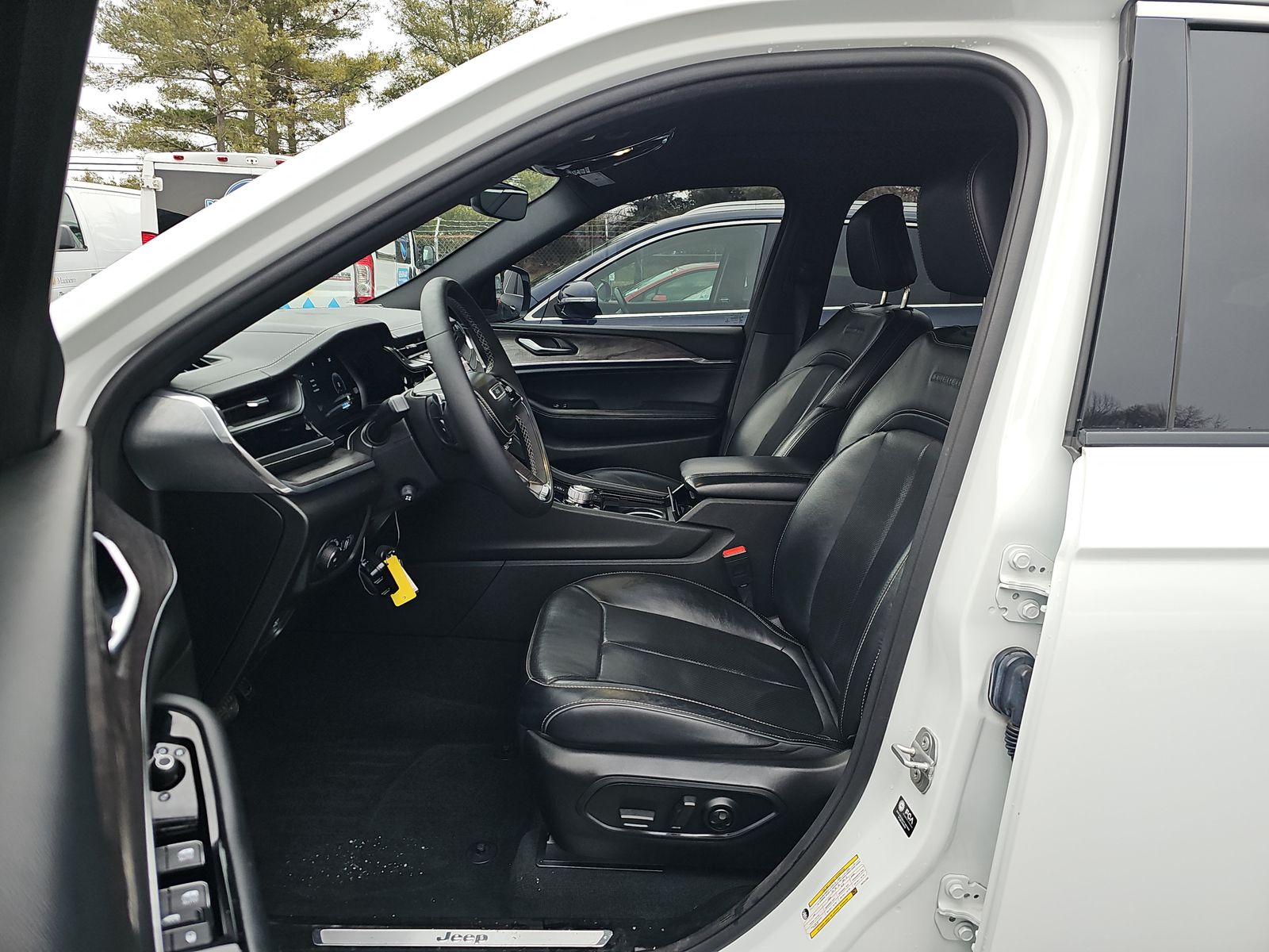 2023 Jeep Grand Cherokee Overland AWD