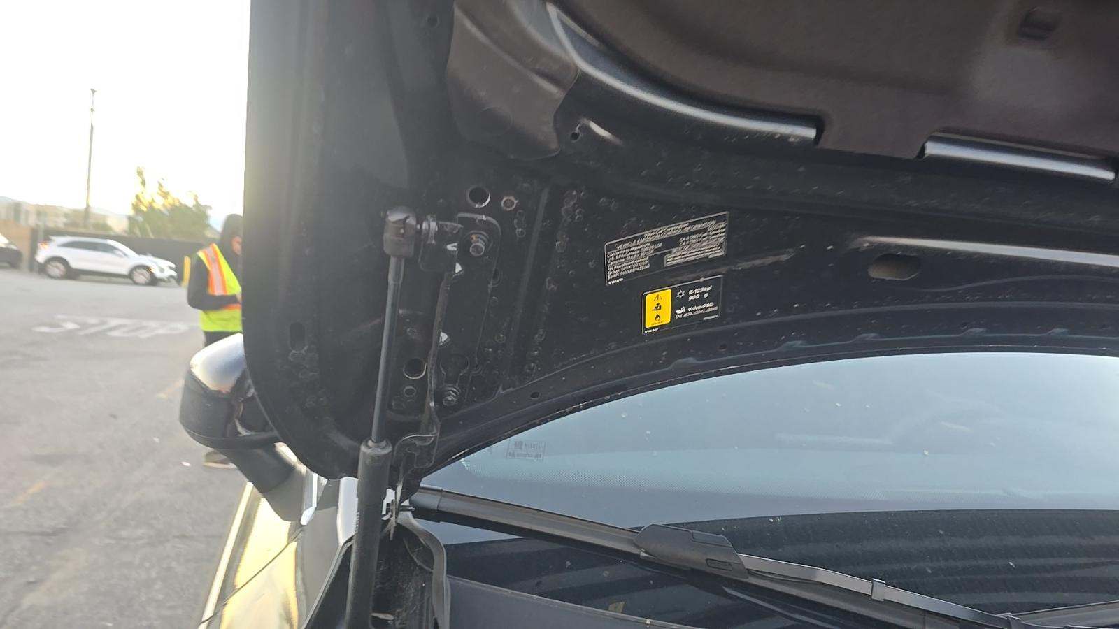 2025 Volvo XC90 B5 Core AWD