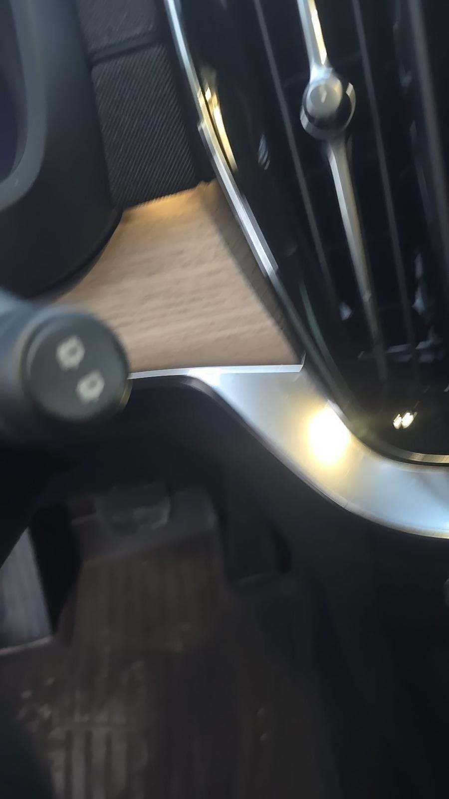 2025 Volvo XC90 B5 Core AWD